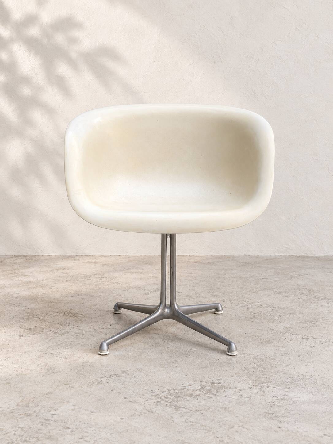 Fauteuil La Fonda Charles & Ray Eames pour Herman Miller – Interform Paris
