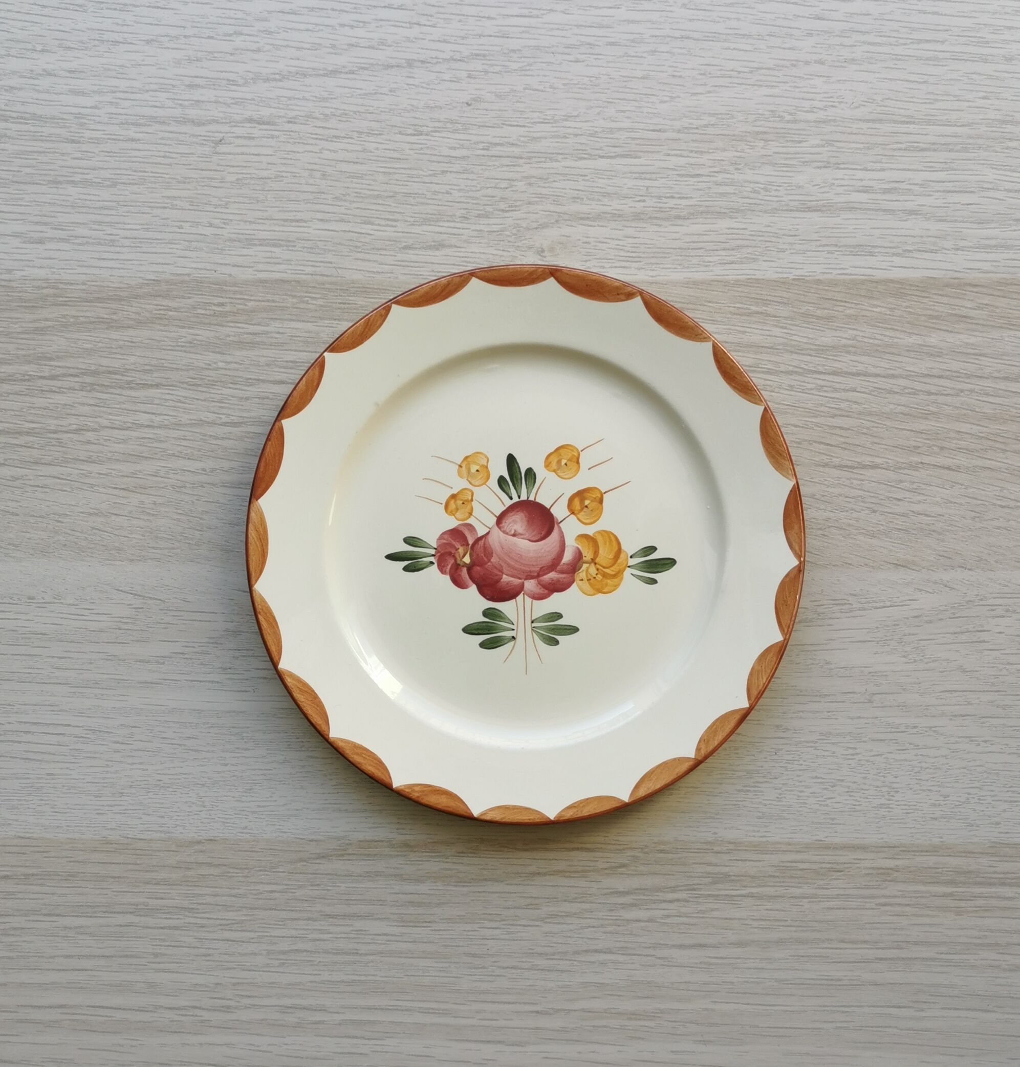 10 Longchamp dessert plates Agen model