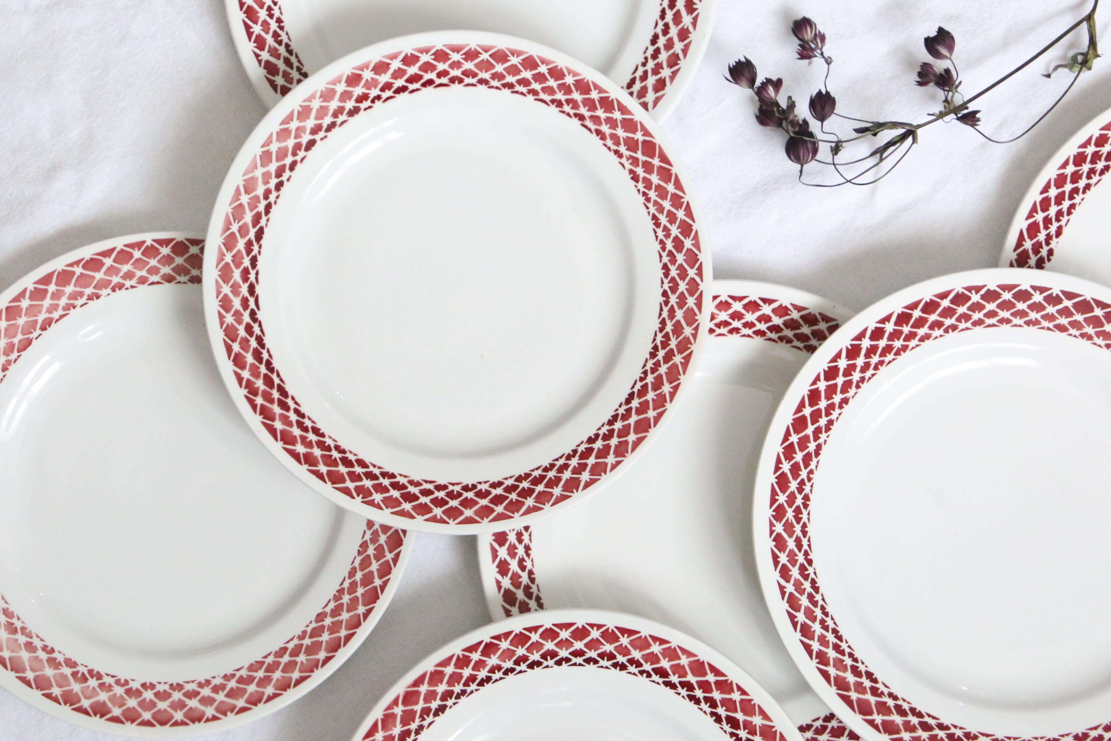Set of 9 flat plates, geometric patterns, vintage