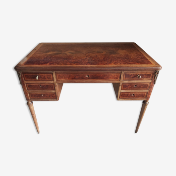 Bureau de style Louis XVl placage bois de loupe