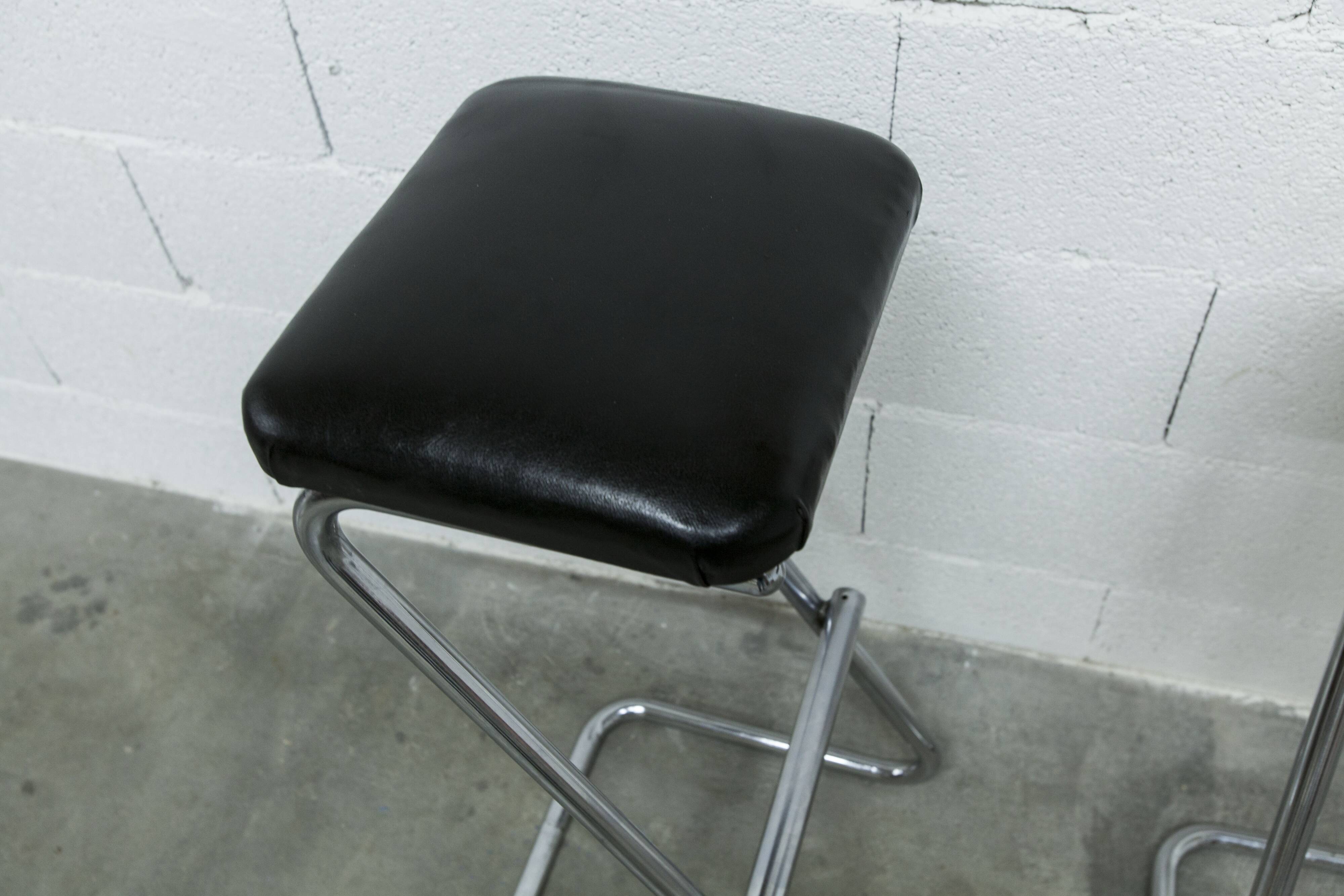 Paire de tabourets 1970 h80 en forme de Z