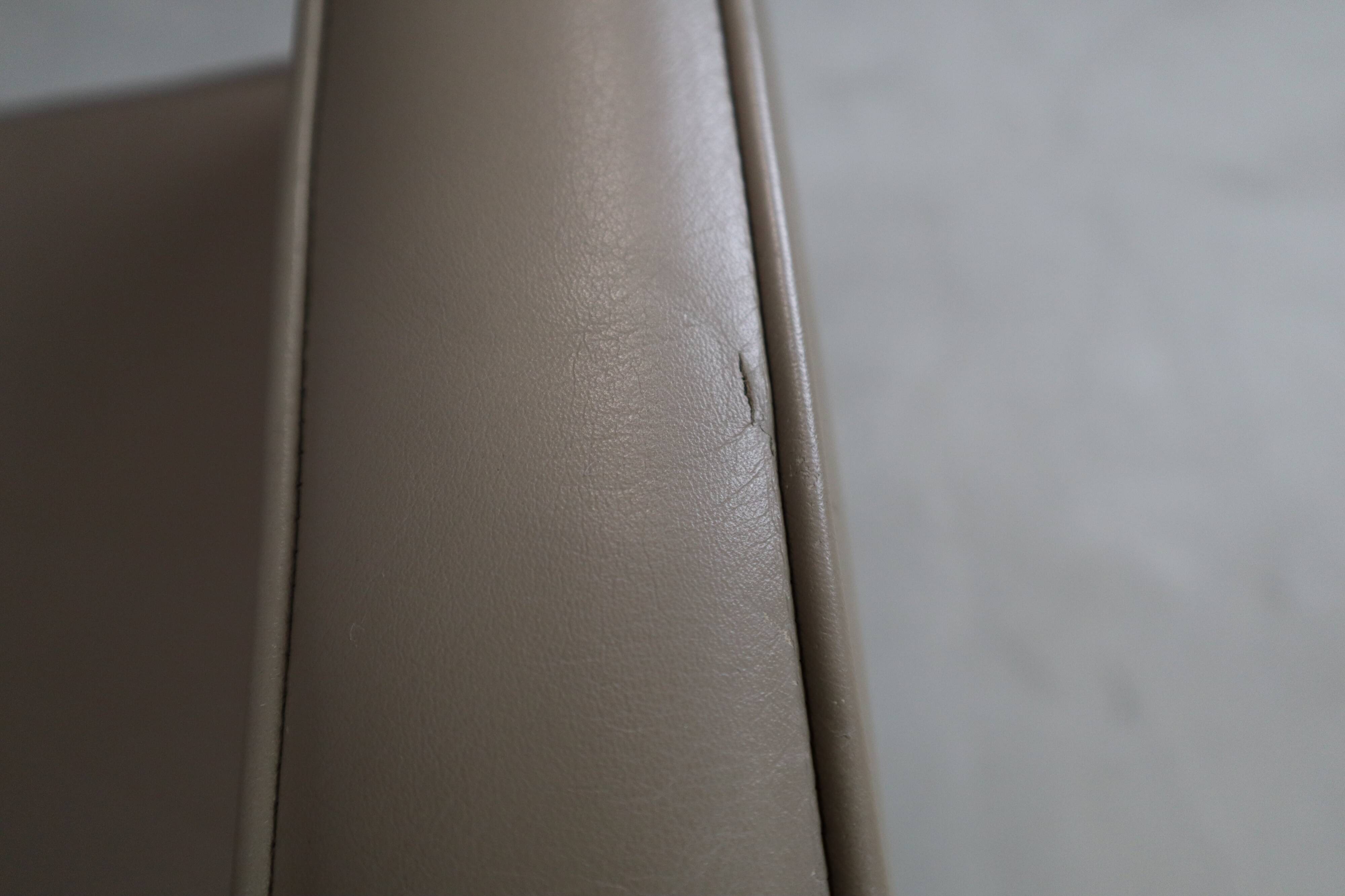 Florence Knoll lounge chairs model 65a for Knoll International.