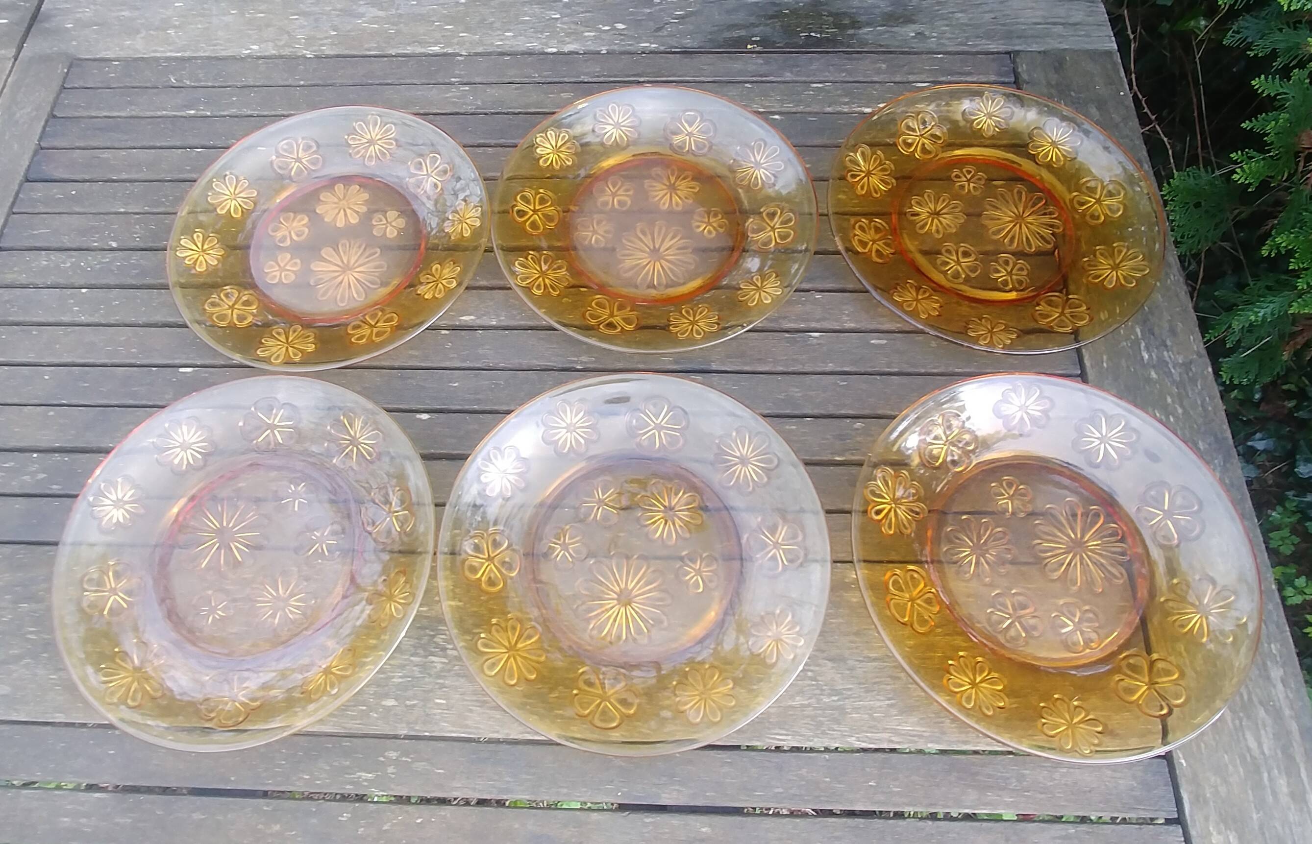 Set of six flat plates - vintage amber glass from Veréco with flower decor - 60s/70s