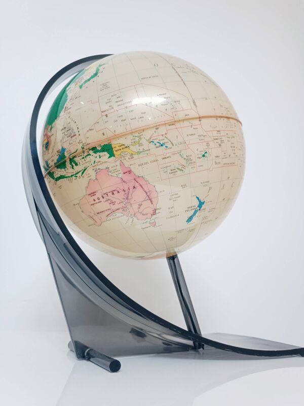 Globe terrestre lumineux en plexiglas par Nova Rico Florence 1969