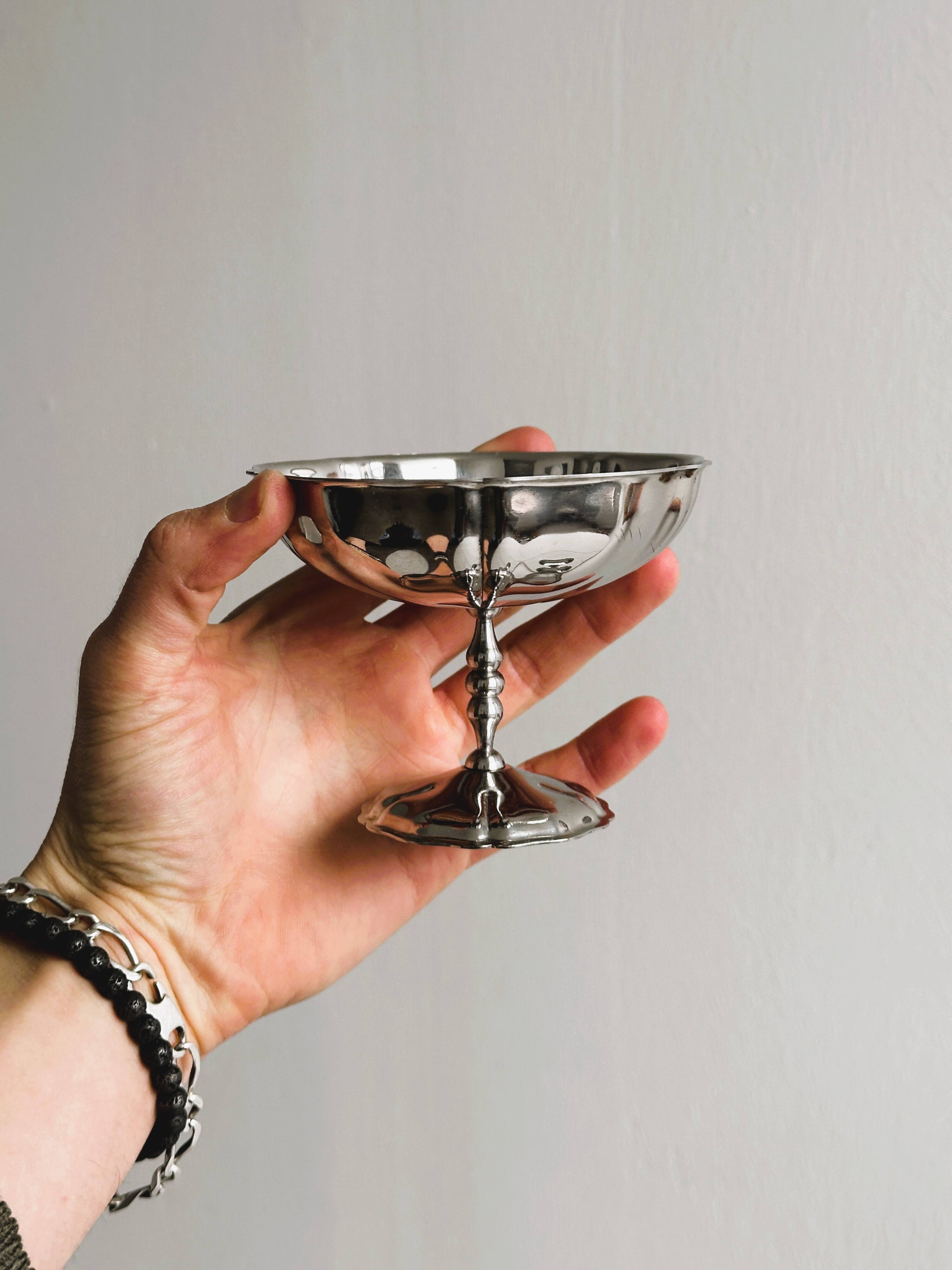 8 very large stainless steel footed bowls, Letang Remy style