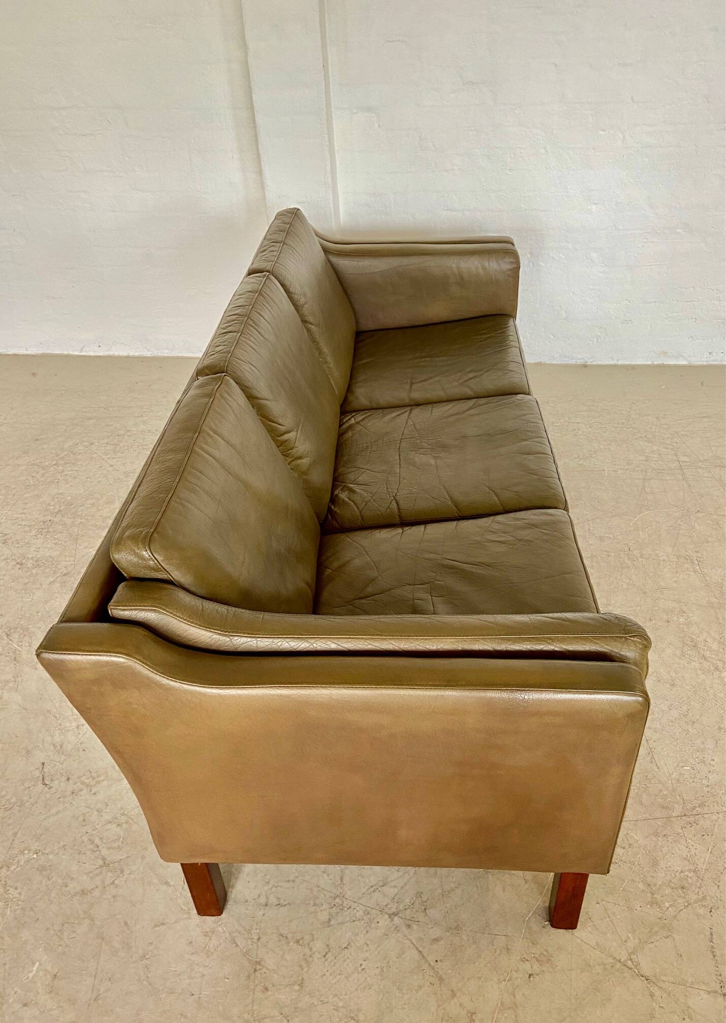 Canapé en cuir vert olive de Mogens Hansen, vintage danois des années 1960, pour 3 personnes.