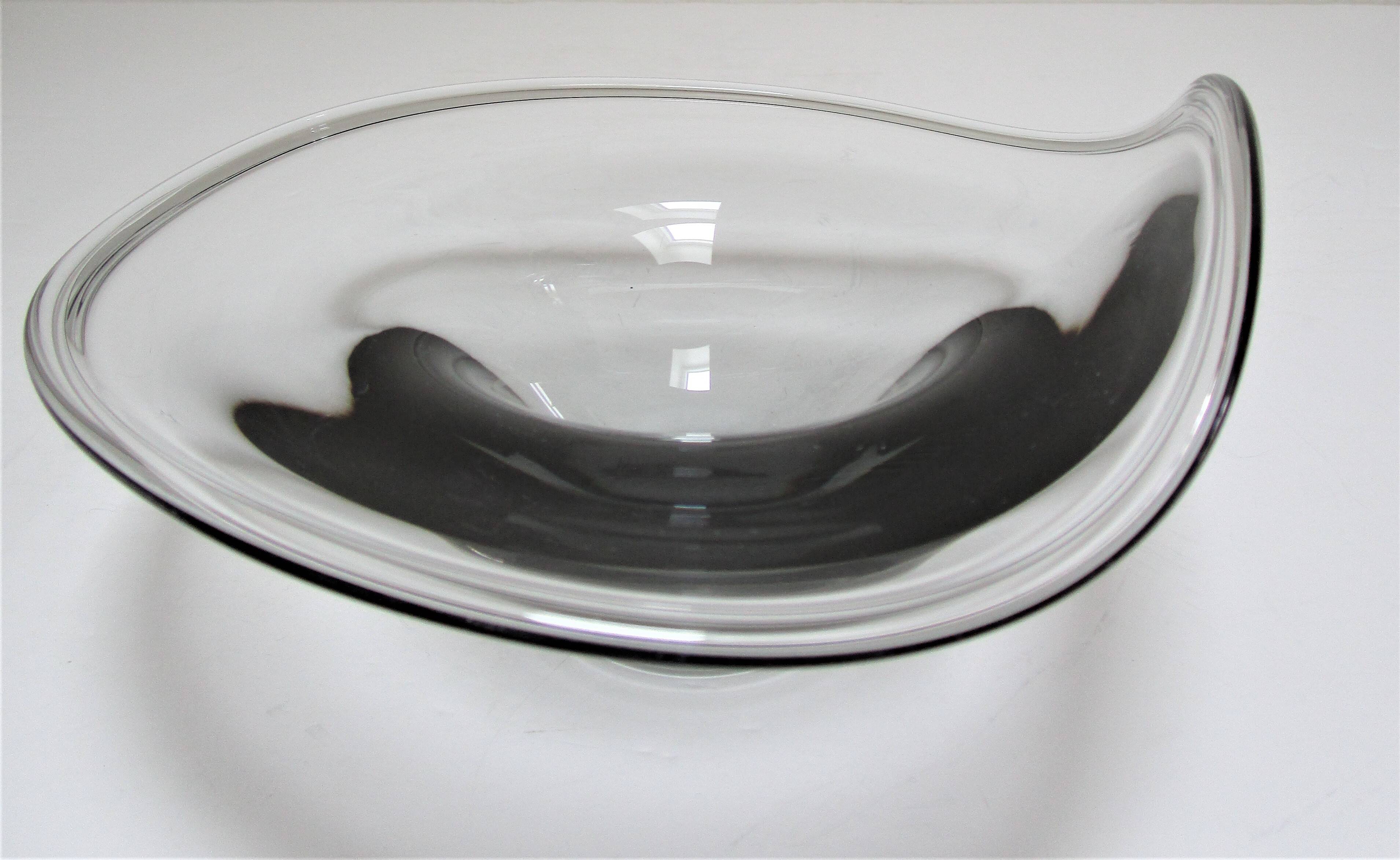 glass bowl vicke lindstrand kosta design stamped