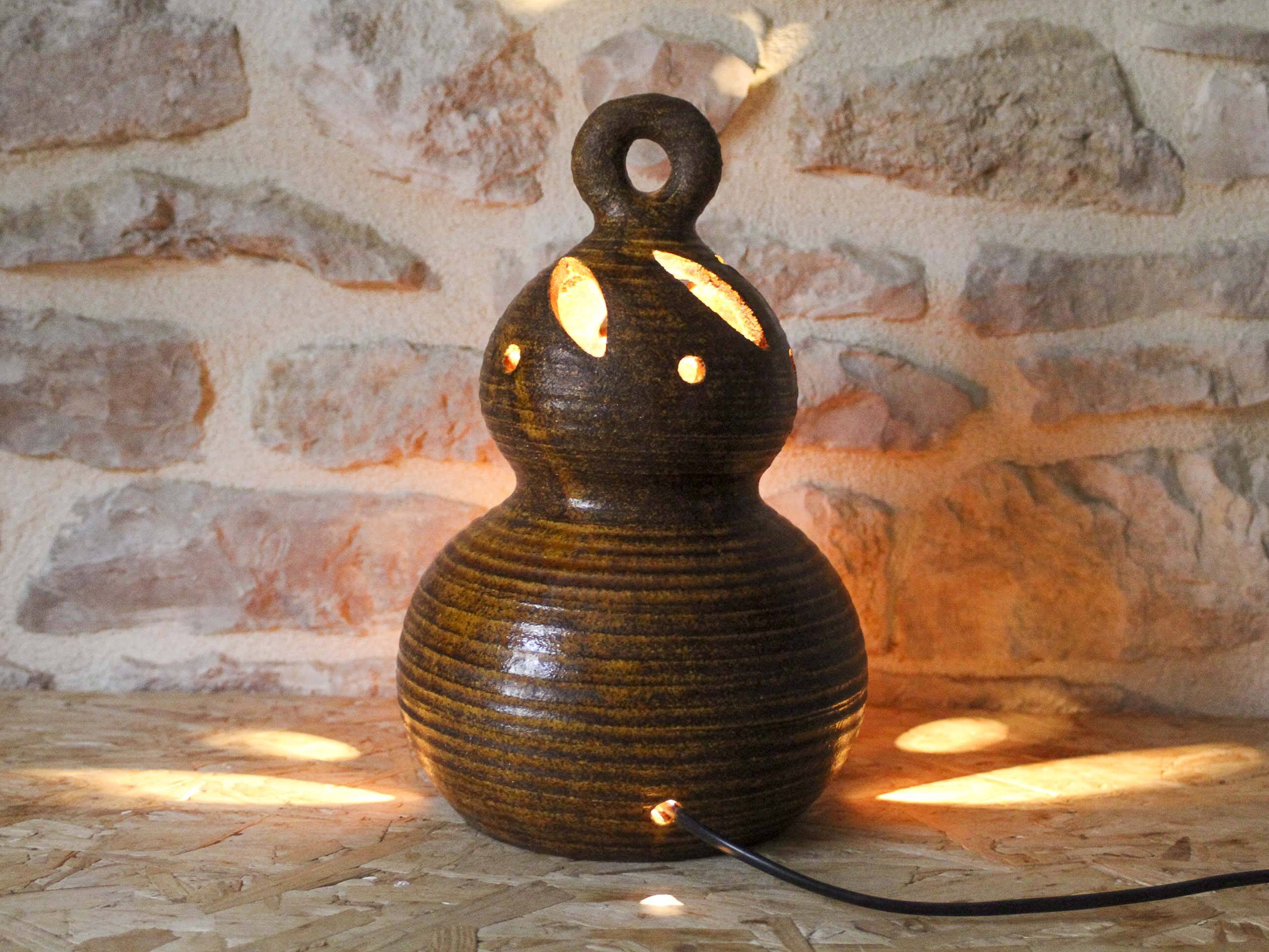 Accolay ceramic and resin lamp