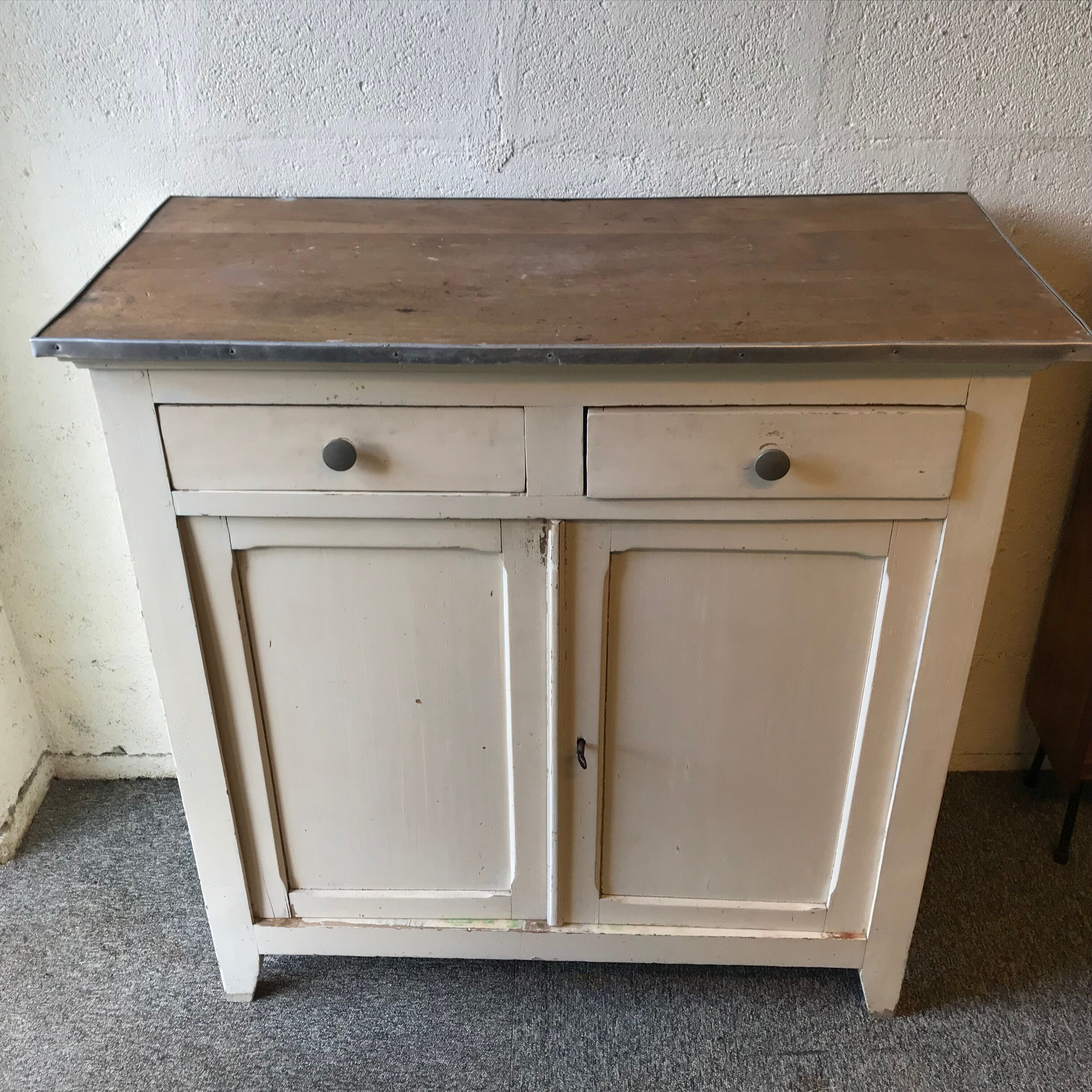 Small Parisian buffet in its pretty original patina