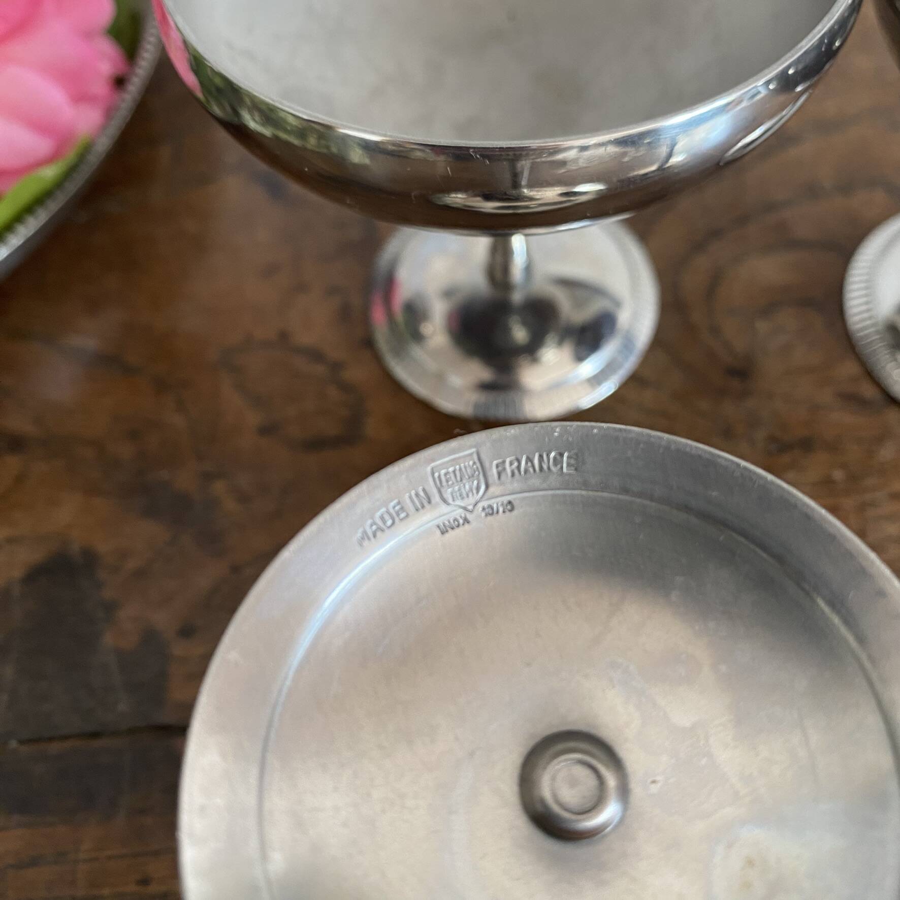 Coupes en inox vintage