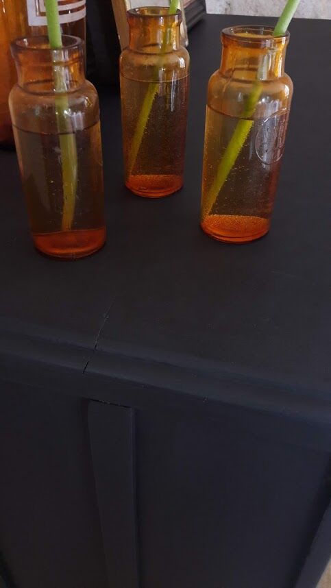 Black Parisian buffet