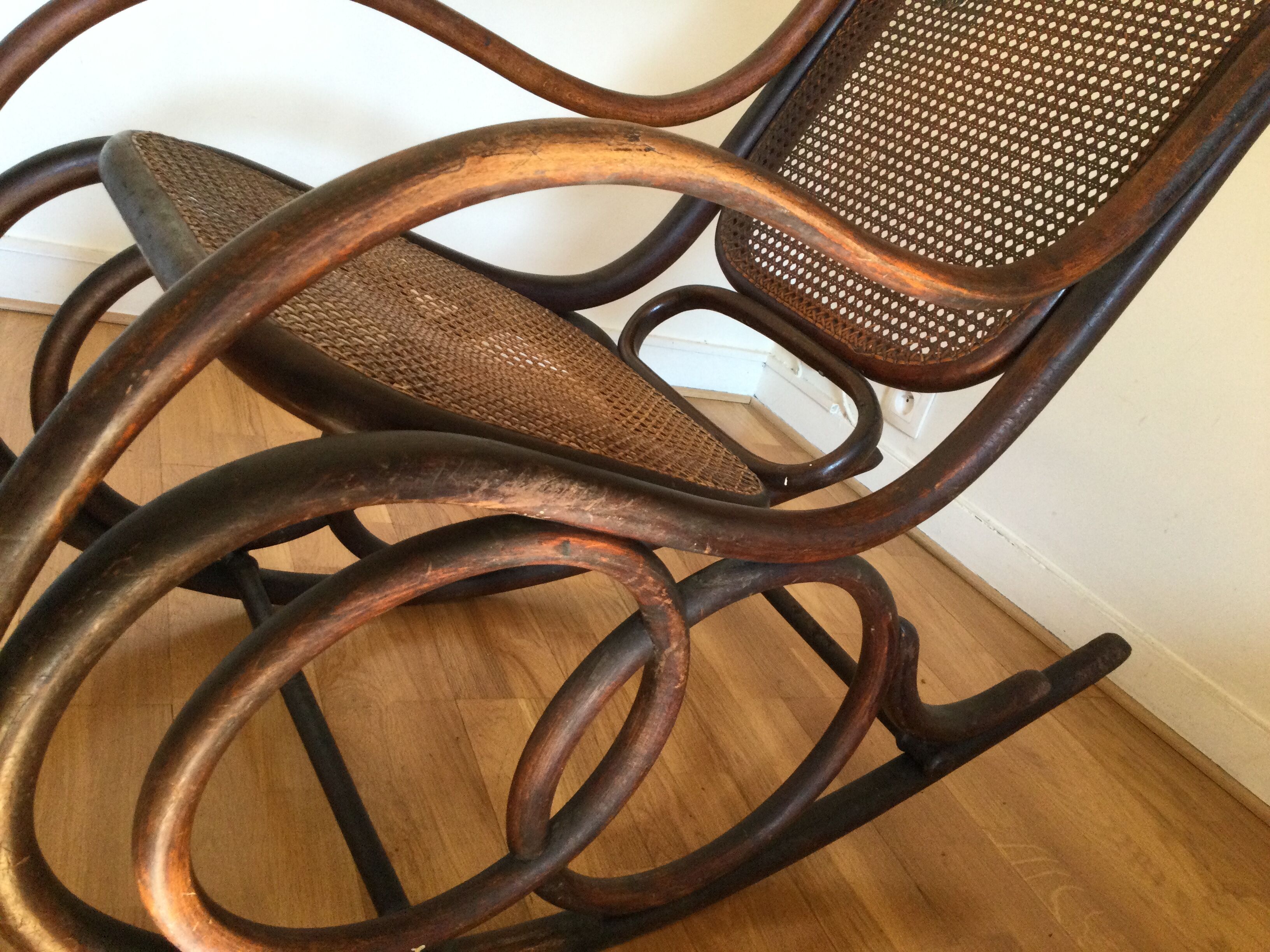 Armchair / rocking chair canned style