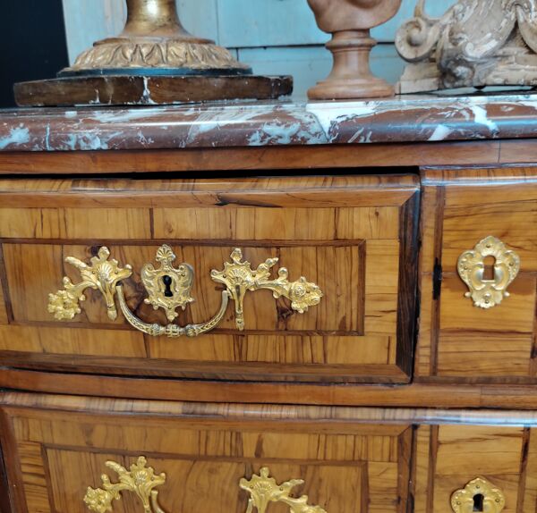 Commode époque Régence