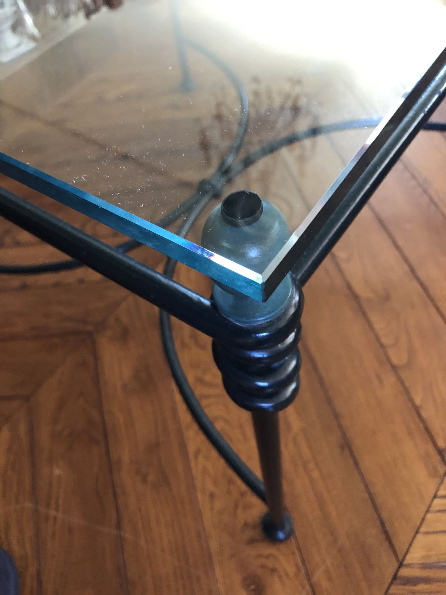 Table basse en verre et fer forgé