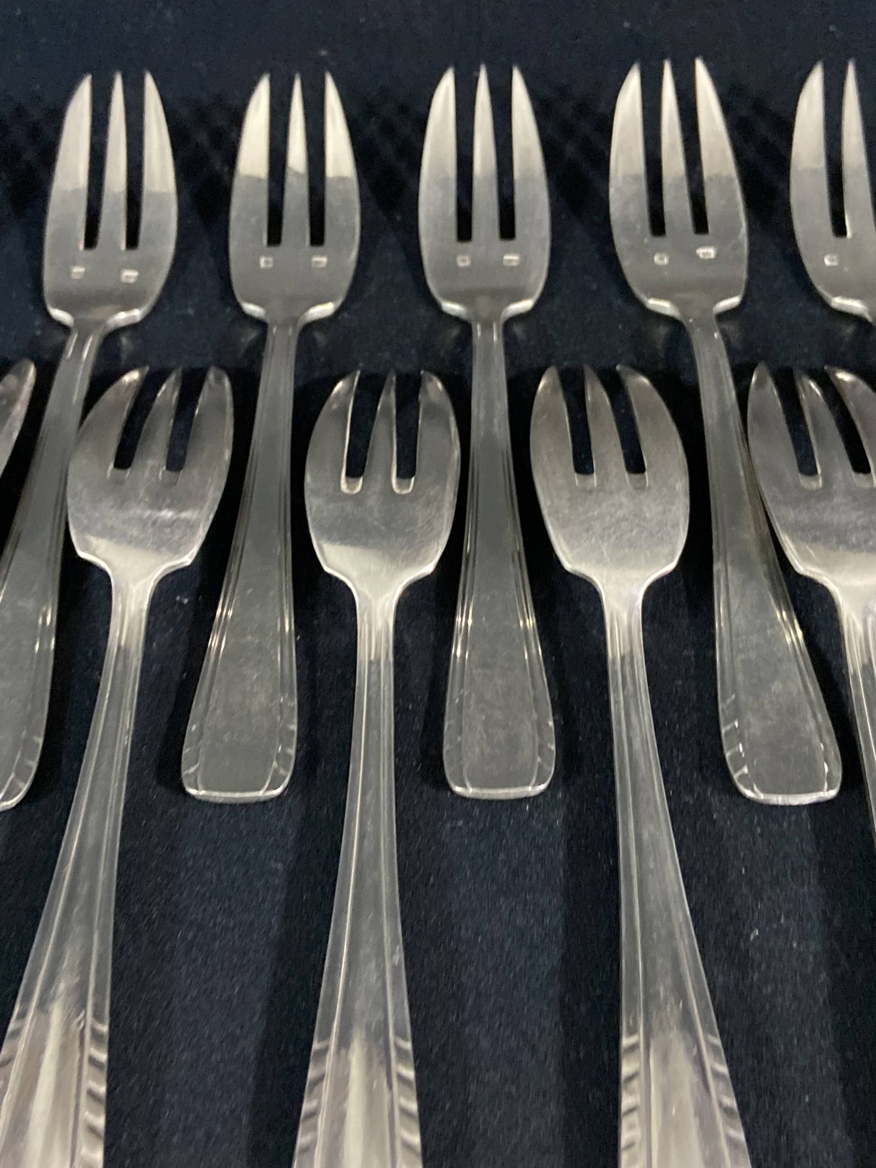 Set of 12 Vintage Design Silver Metal Dessert Cake Forks 1