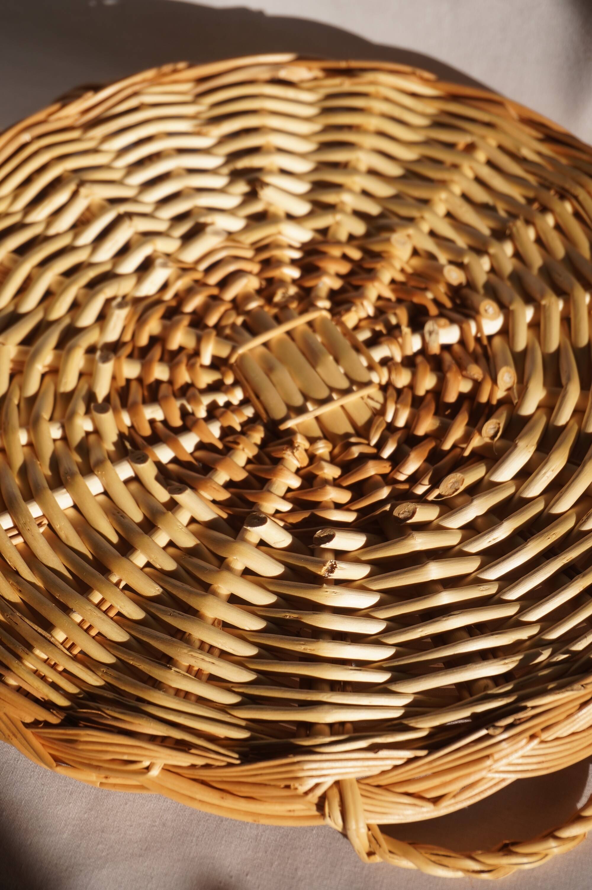 Wicker tray with handles