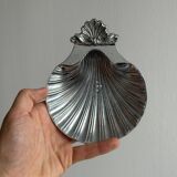 Porte-savon en métal argenté en forme de coquillage