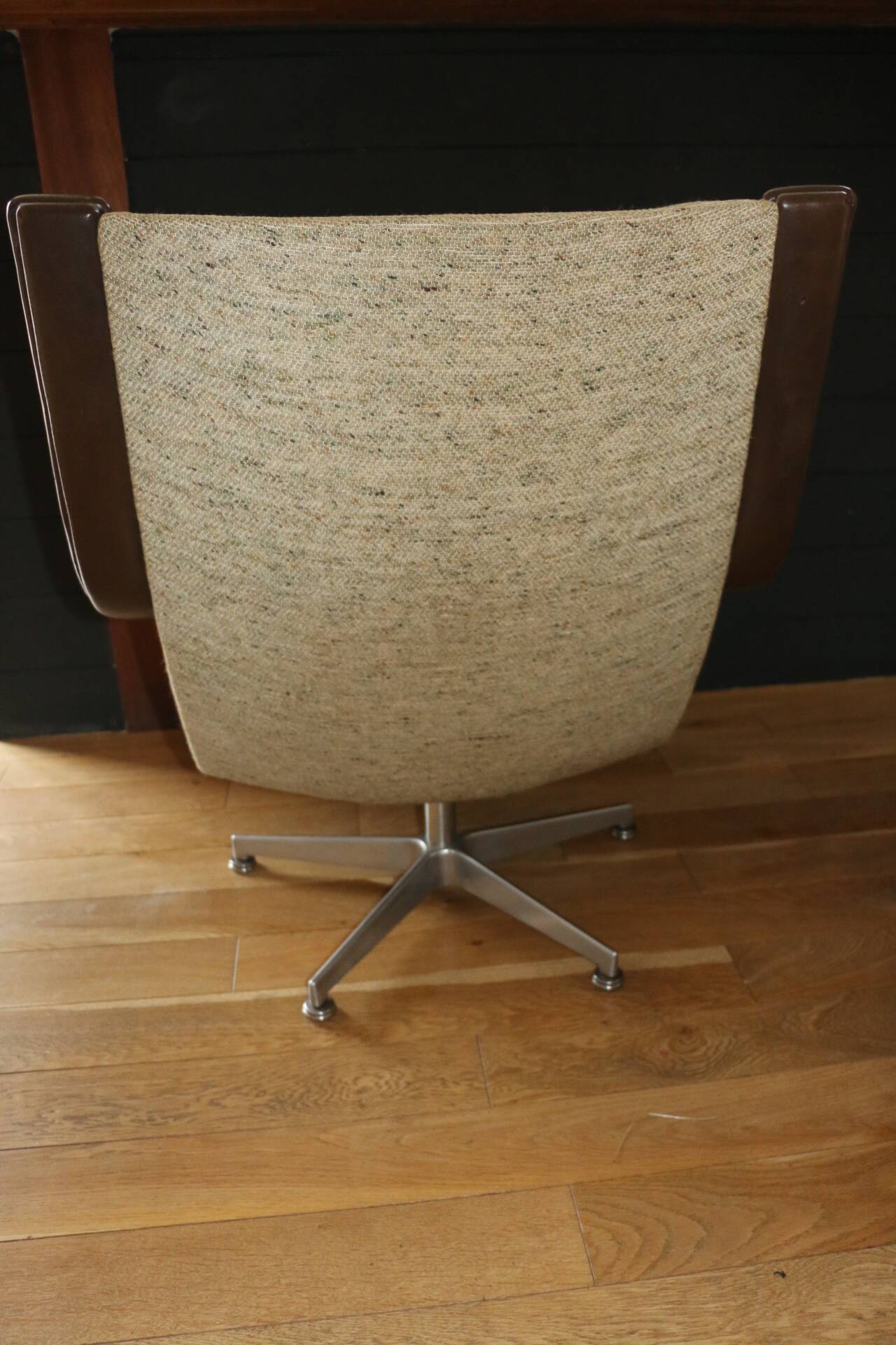 F140 Geoffroy Harcourt armchair