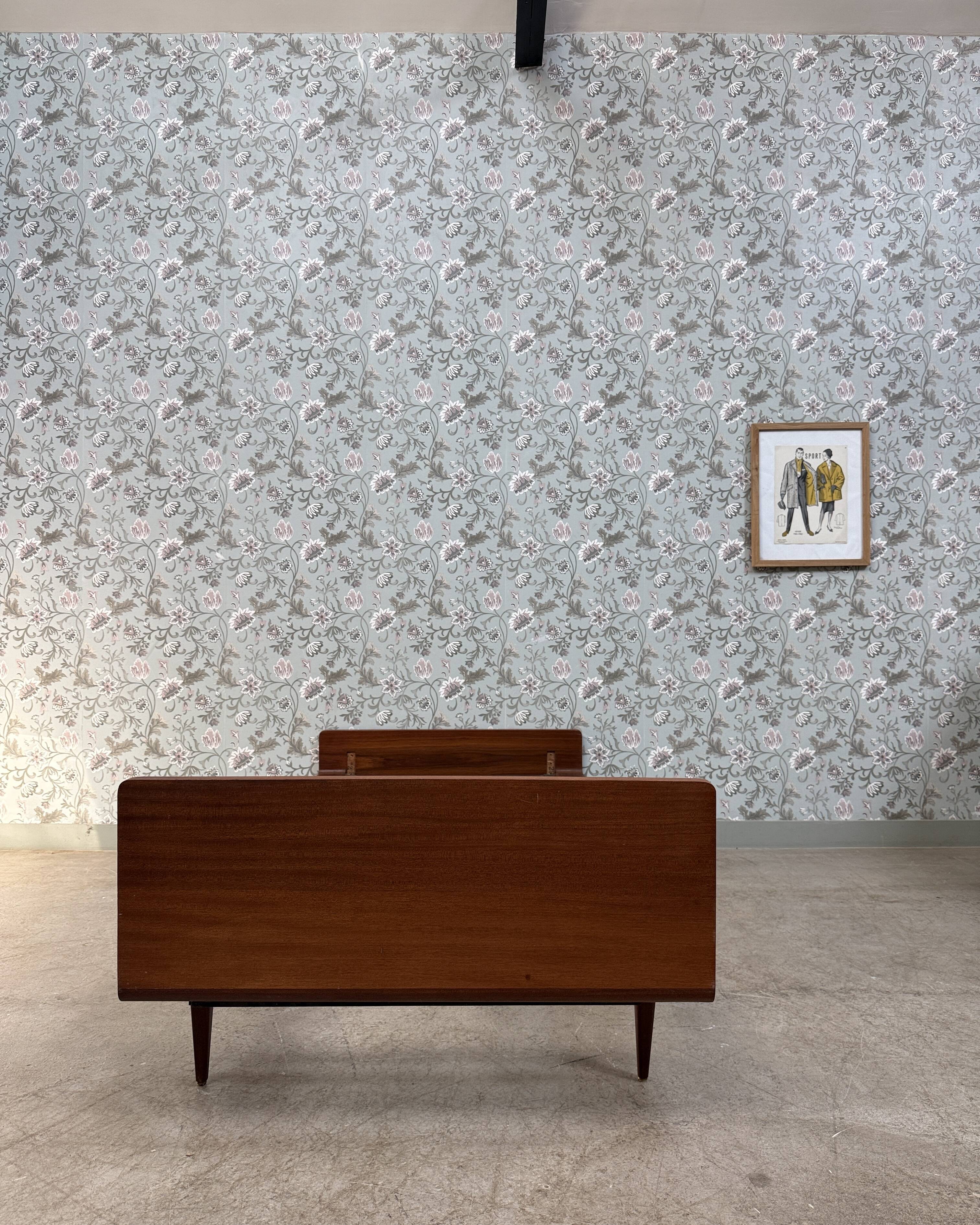 Lir Scandinavian daybed in teak