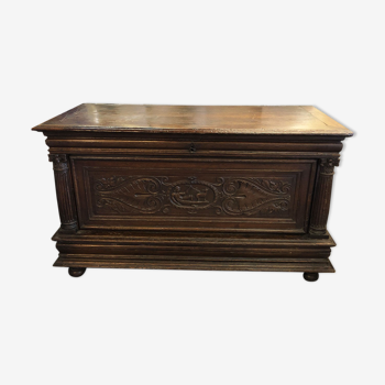 Oak chest, seventeenth century