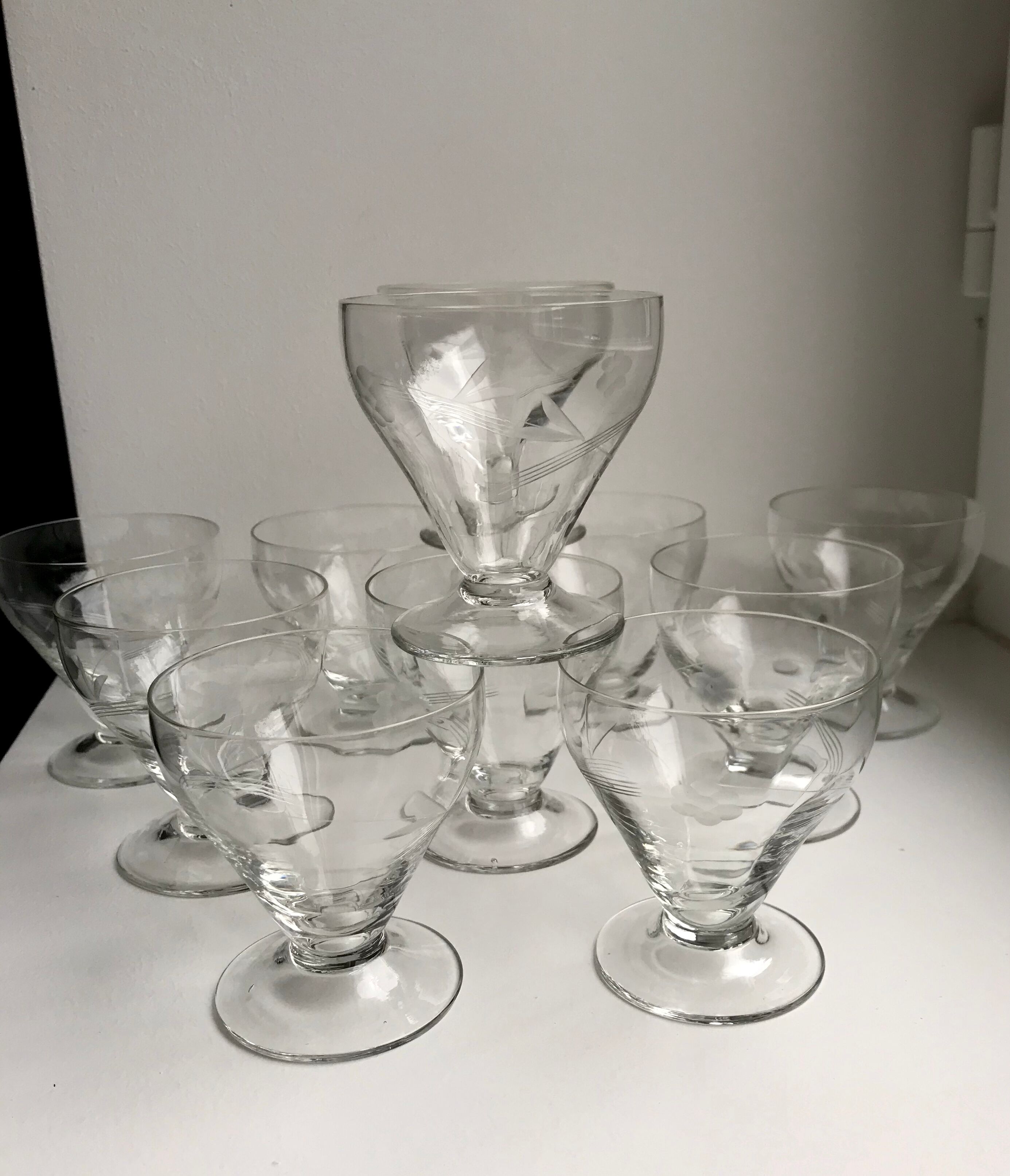 Set of 11 glasses with engraved glass stems 40-50s