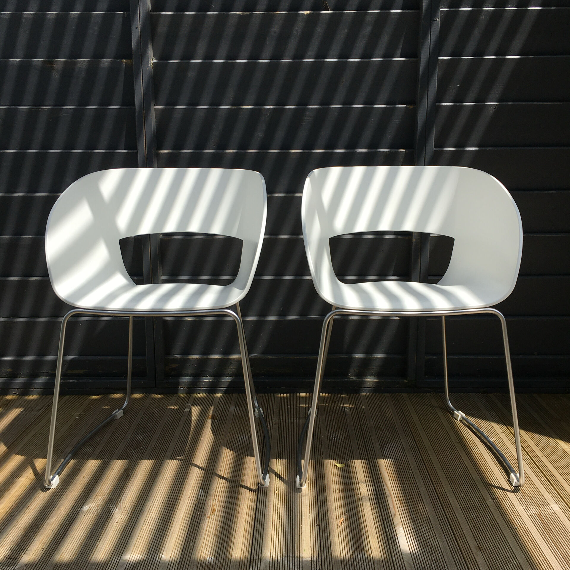 Set of 2 Tribû garden dining chairs