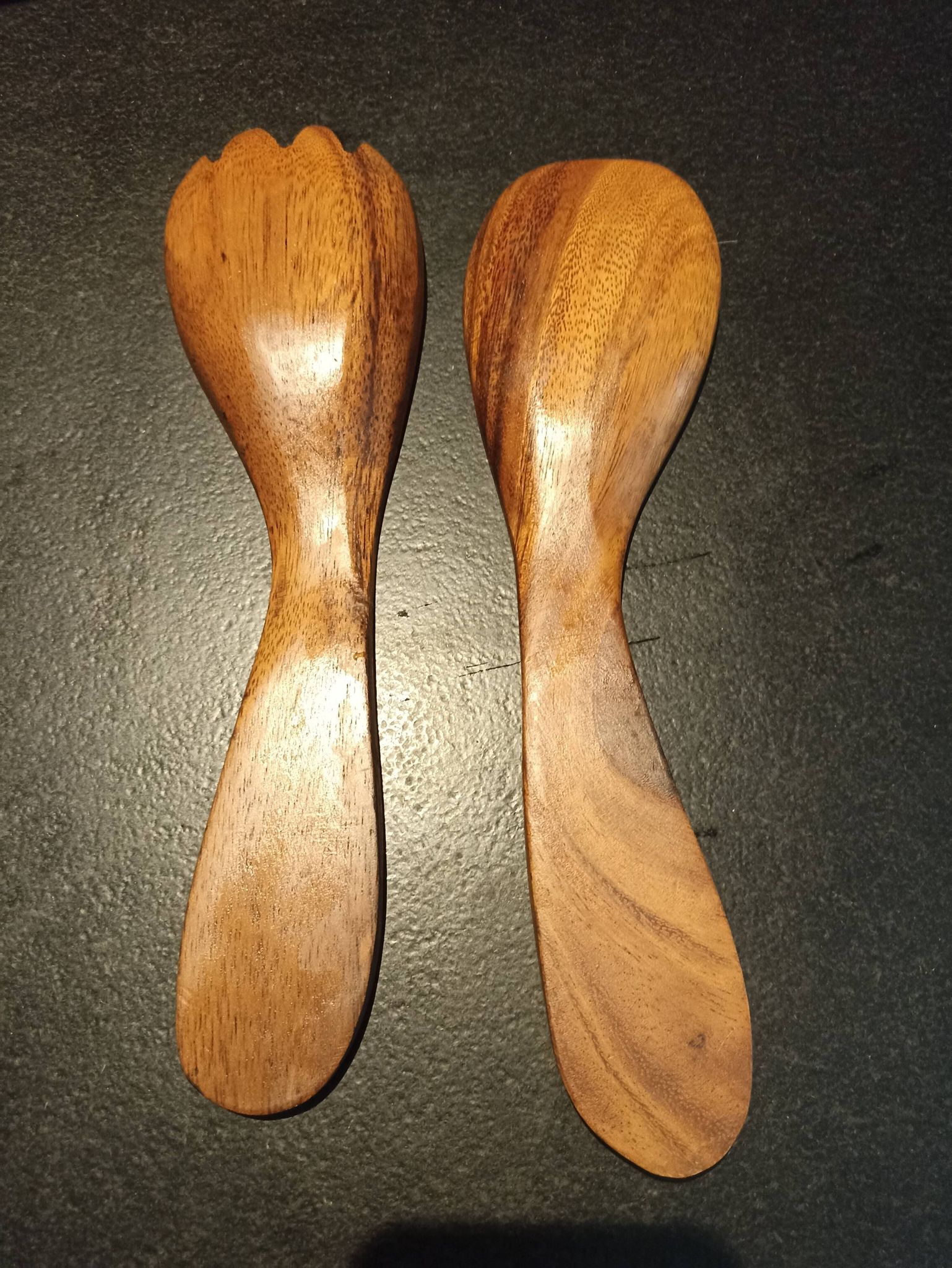 Salad bowl and salad cutlery made of exotic wood