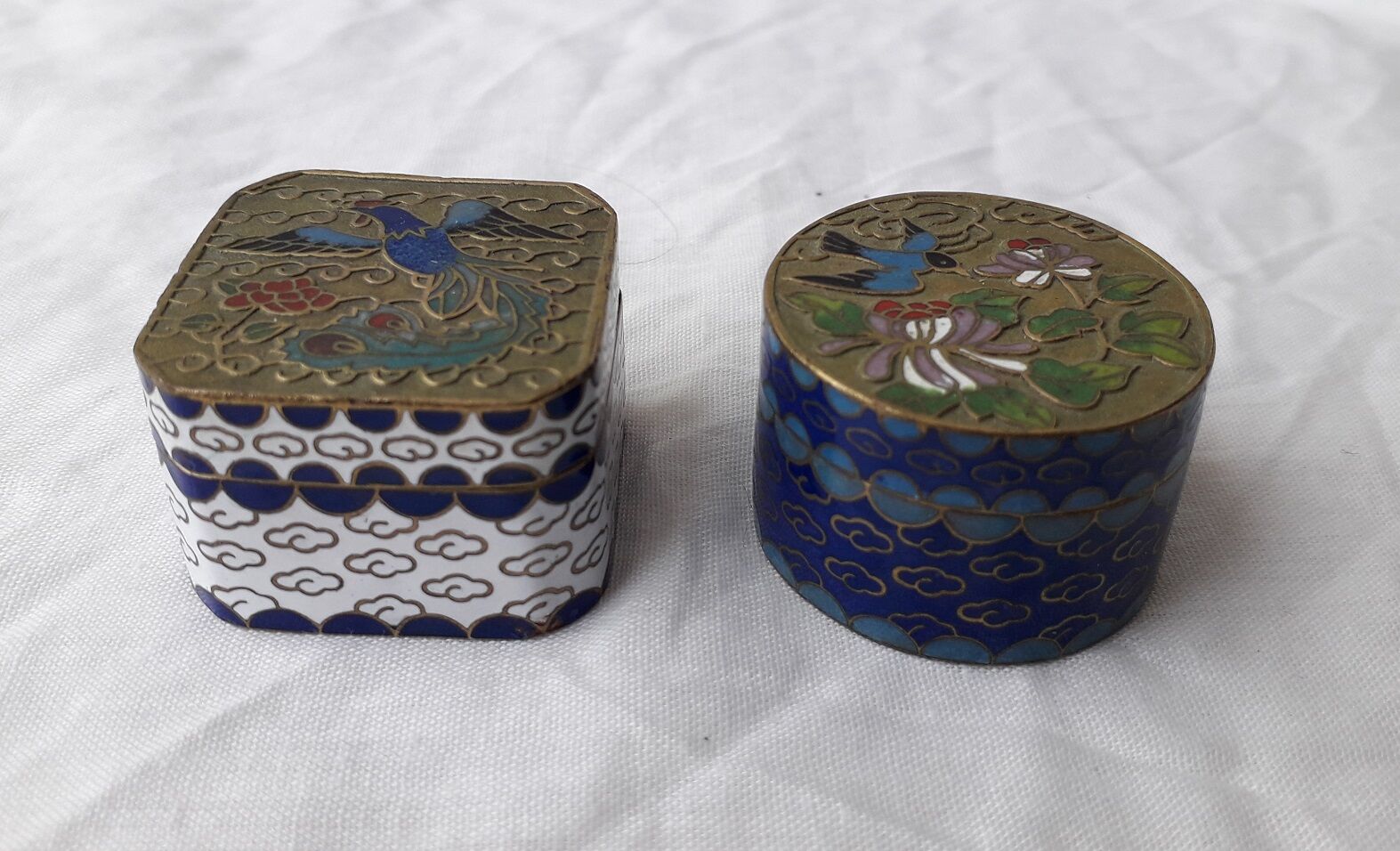 Partitioned miniature boxes