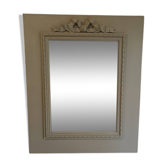 Miroir en bois à noeud beige patiné