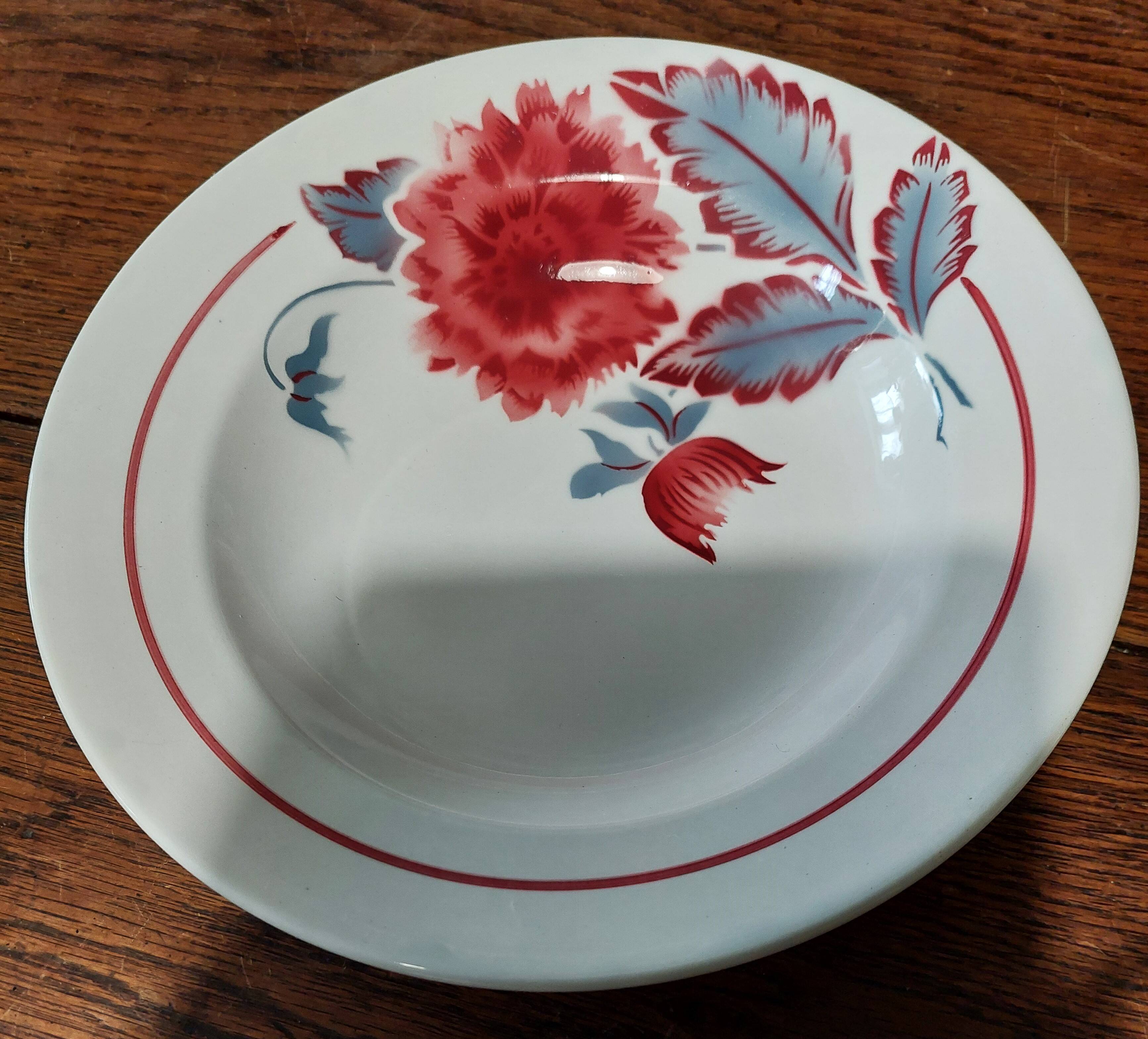 Pair of deep plates Sarreguemines Cuivror 20th century