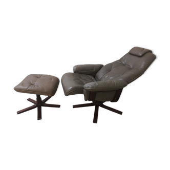 Fauteuil pivotant suédois avec repose-pieds de Göte Möbel, années 1970,