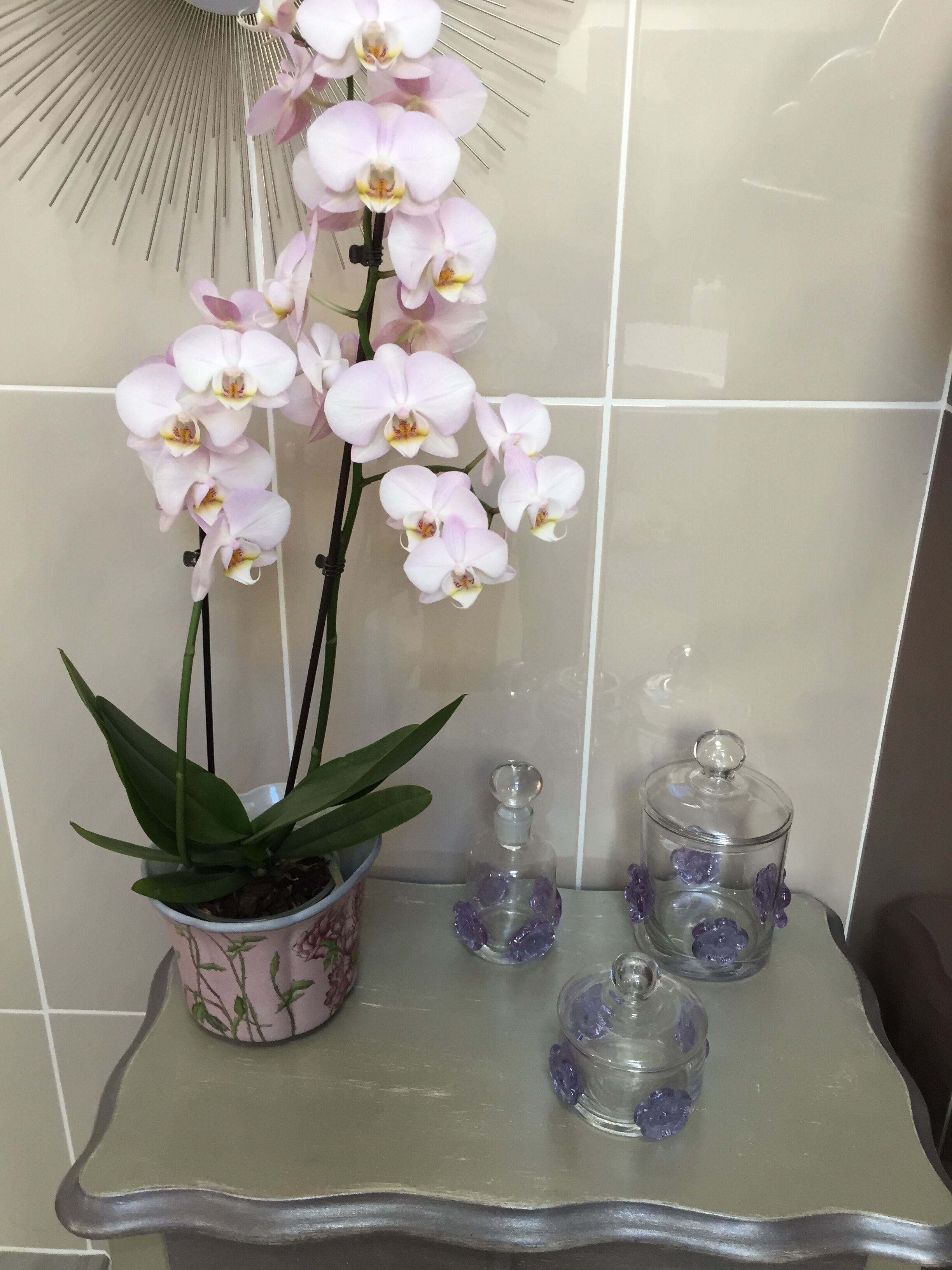 Three-piece glass-paste bathroom set