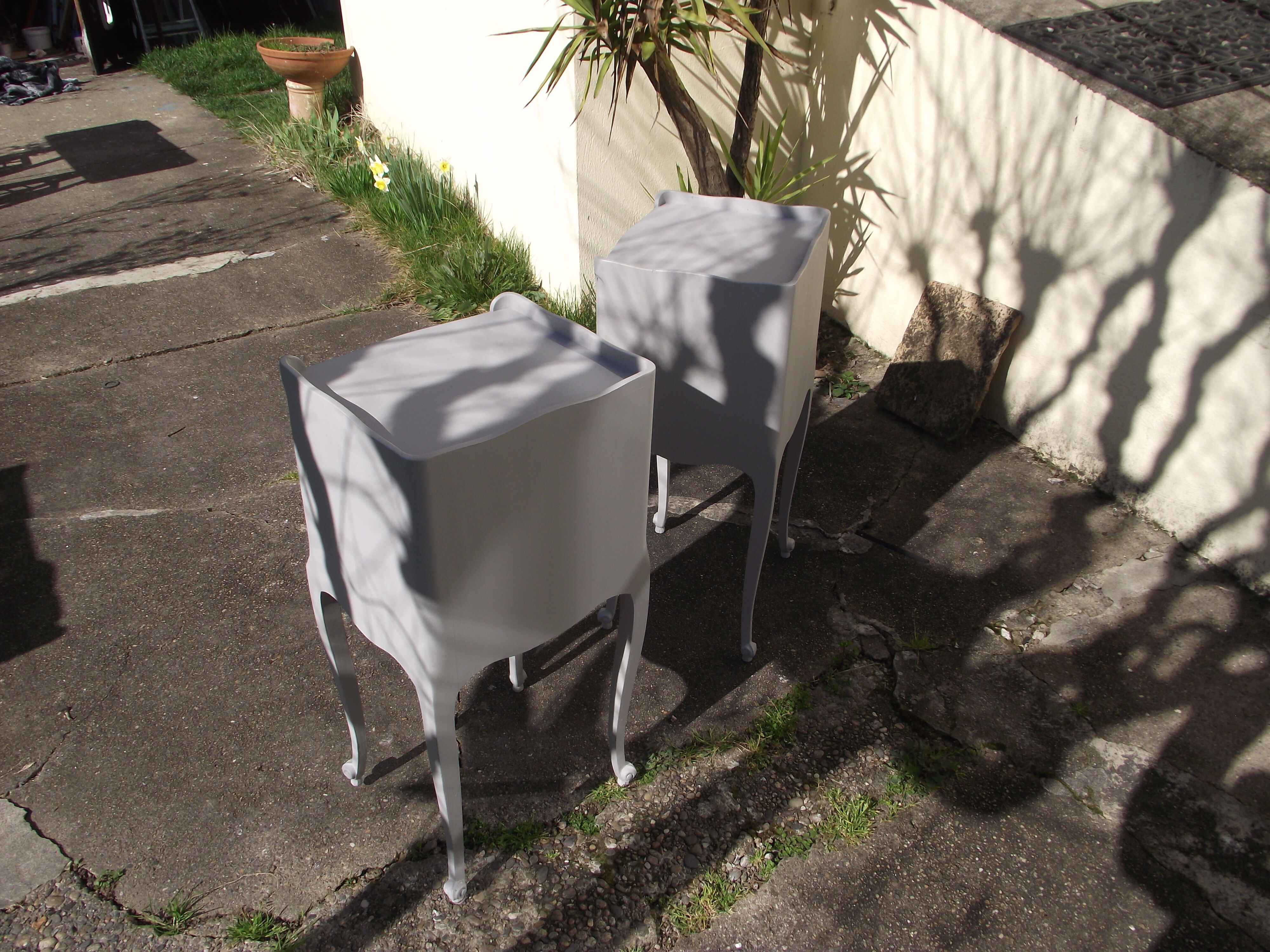 Pair of bedside tables in the style of Louis XV painted.
