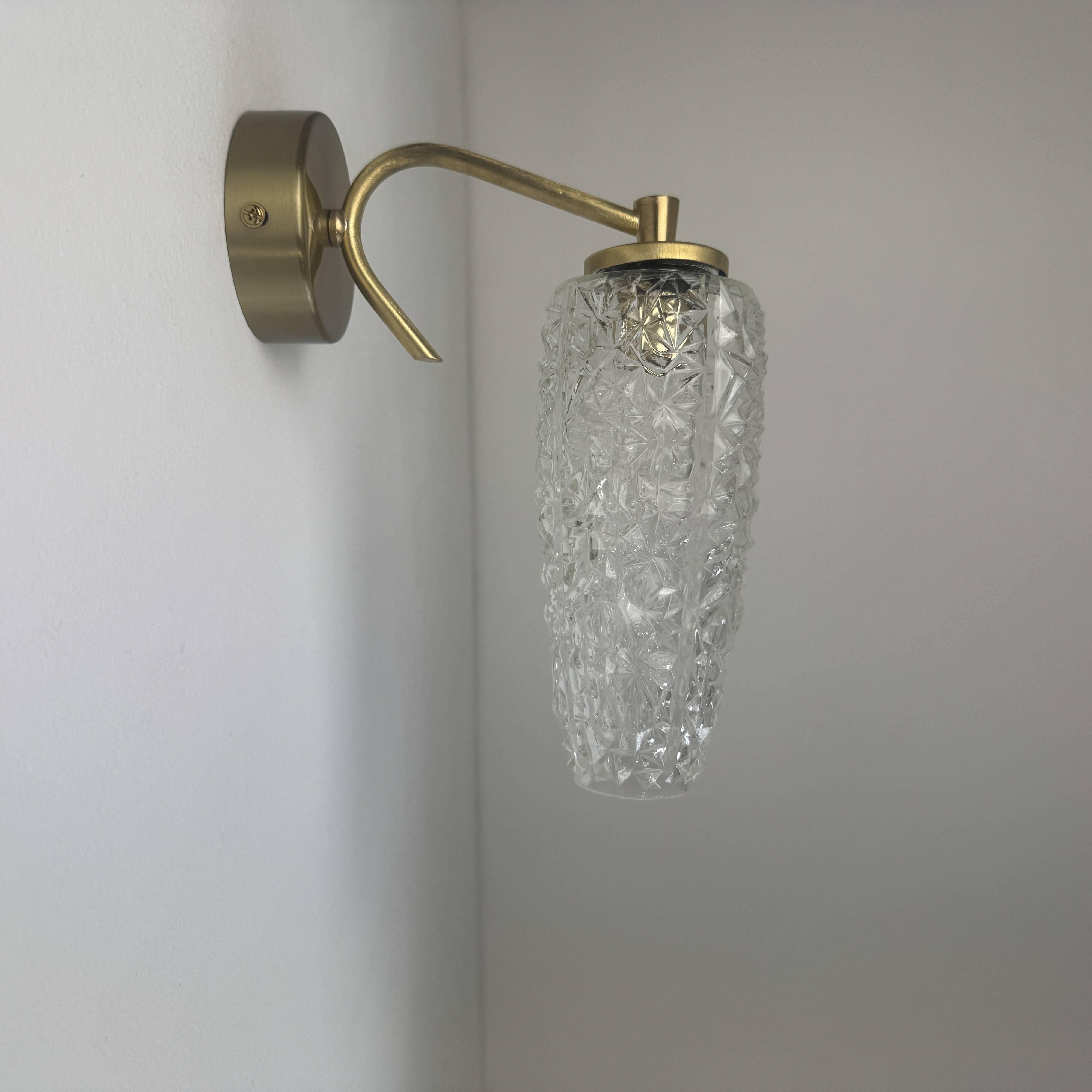 Vintage diamond point wall lights