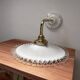 Applique murale vintage en opaline blanche