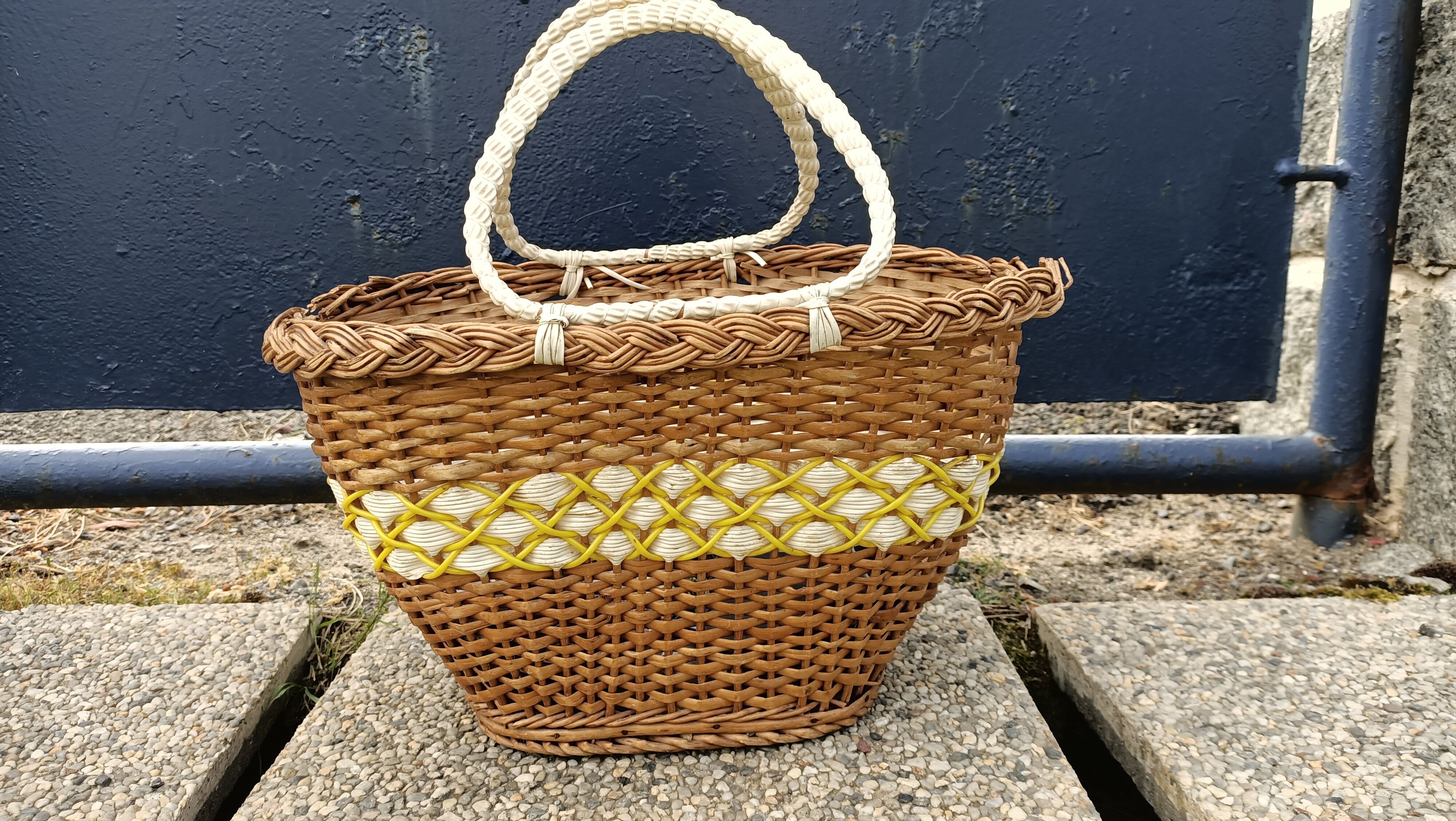 Vintage woven wicker and scoubidou basket