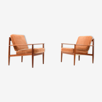 Ensemble de deux fauteuils modèle 118 par Grete Jalk