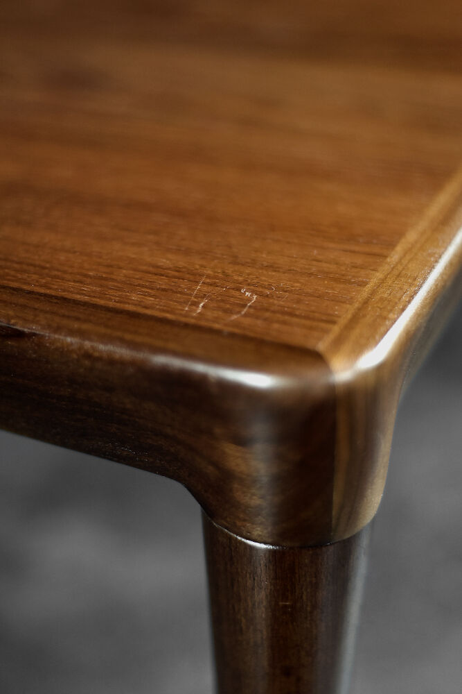 Vintage classic mid-century scandinavian danish modern rosewood coffee table with pull-out black top