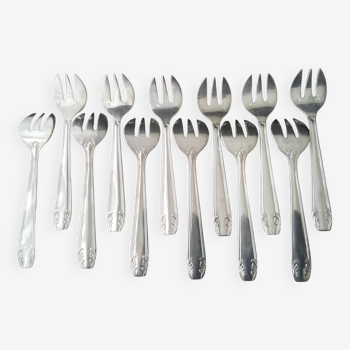 12 Saint Médard silver-plated oyster forks