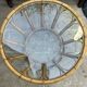Table basse ronde en rotin et verre