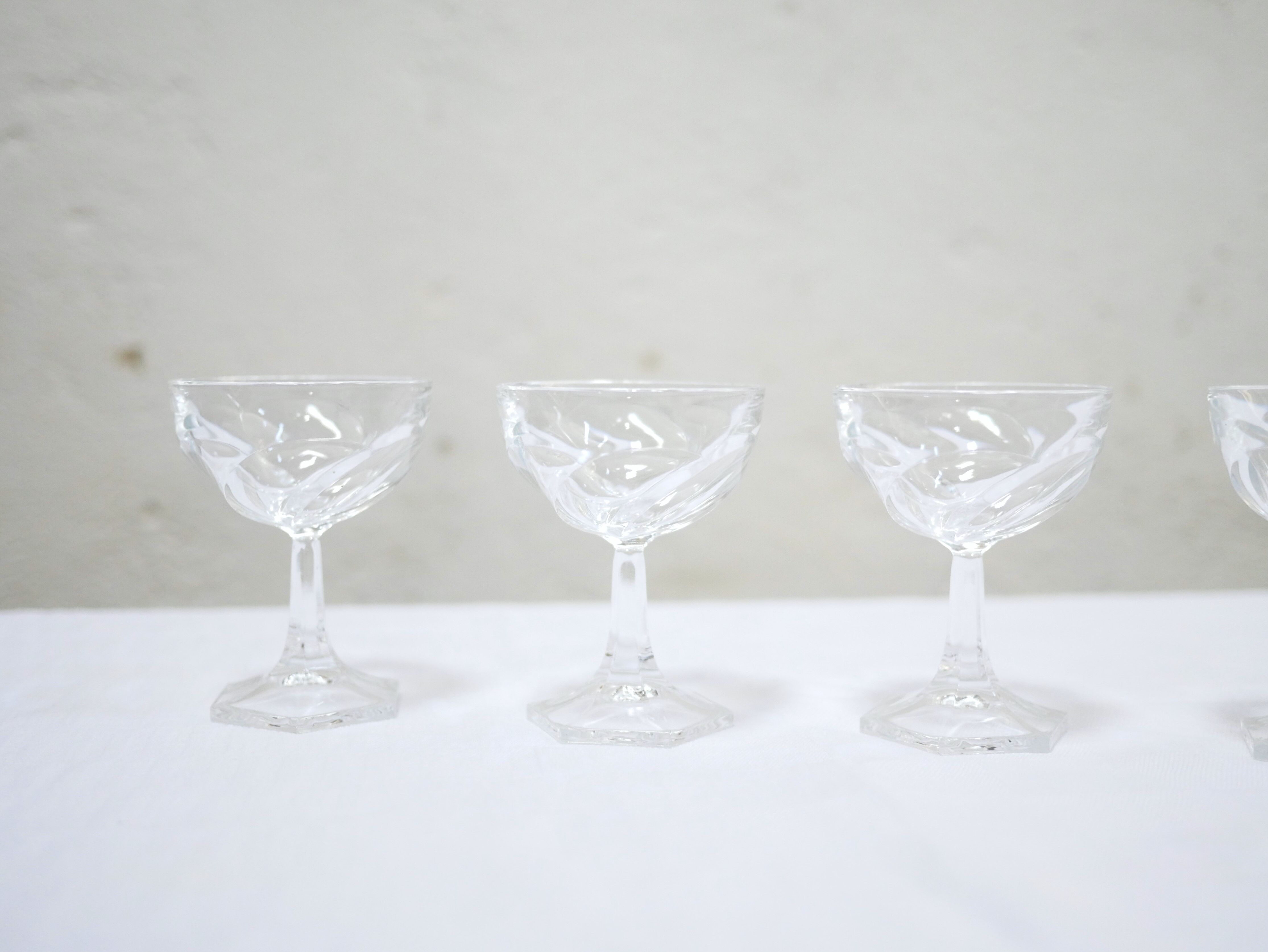 Series of 6 vintage crystal champagne glasses