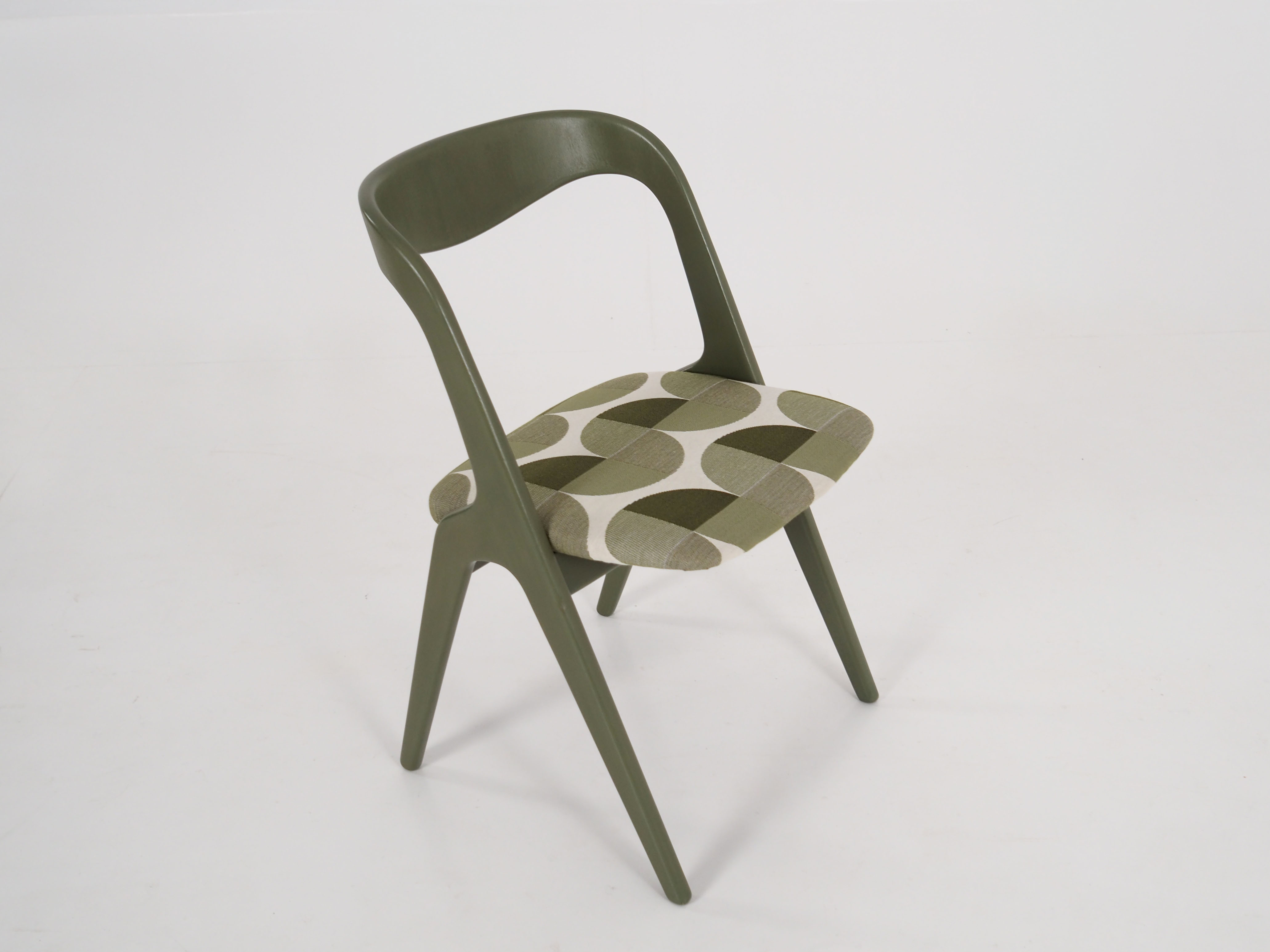 Olive green chair, Scandinavian design of the 70s