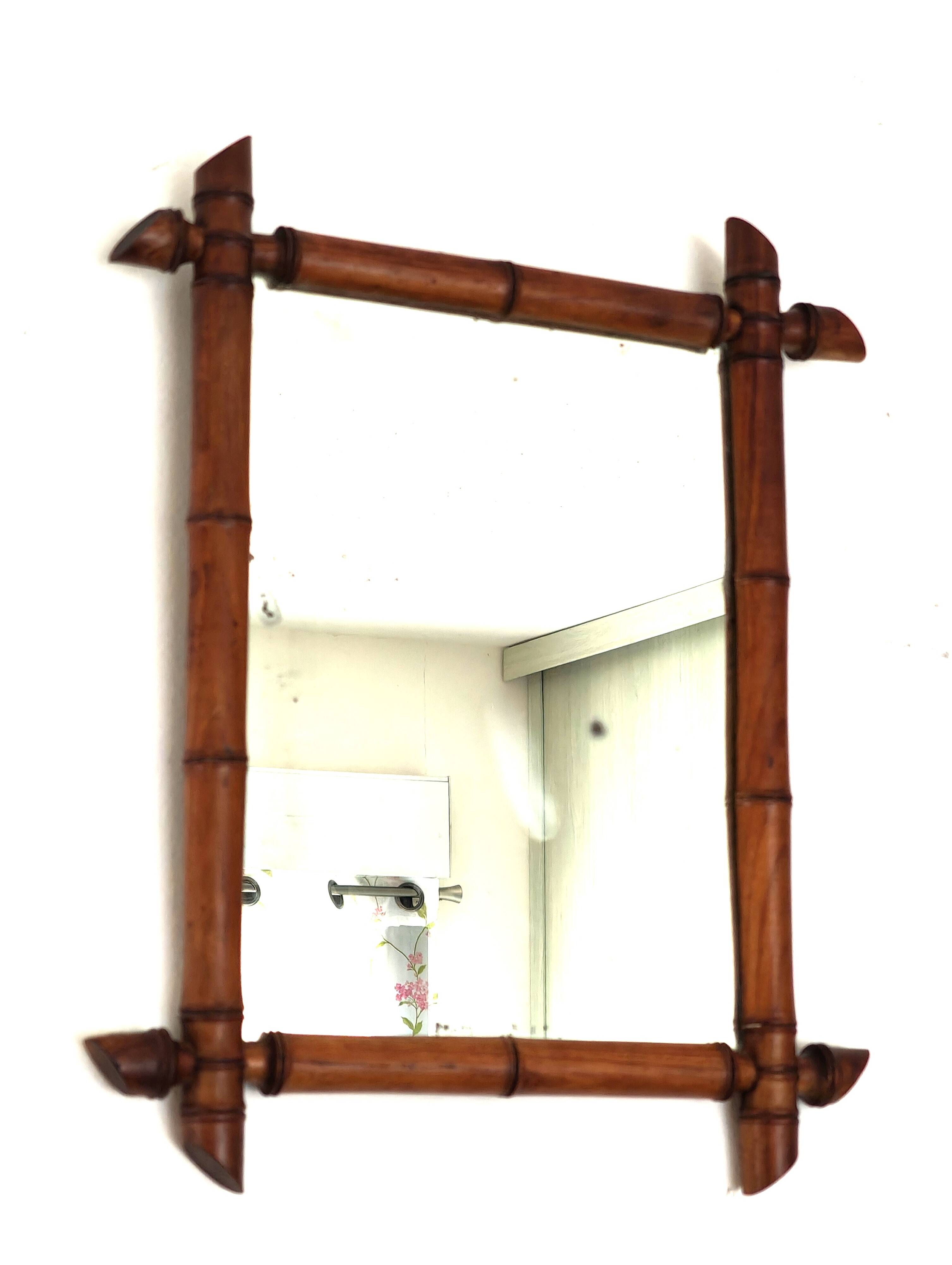 Petit miroir en bambou ancien