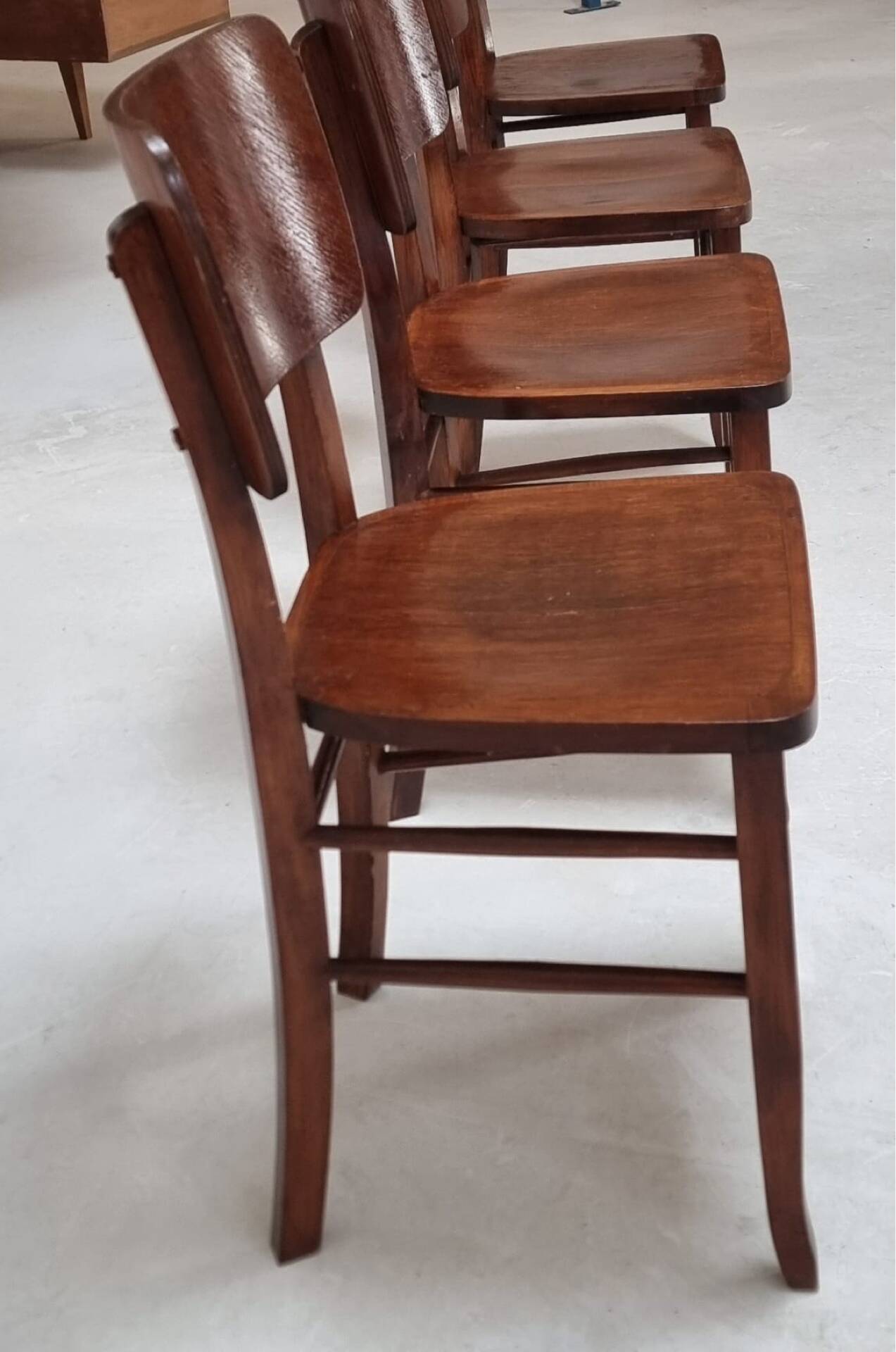Chaises du milieu du siècle