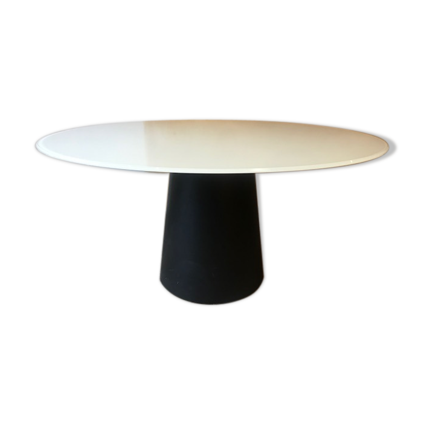 Table totem design