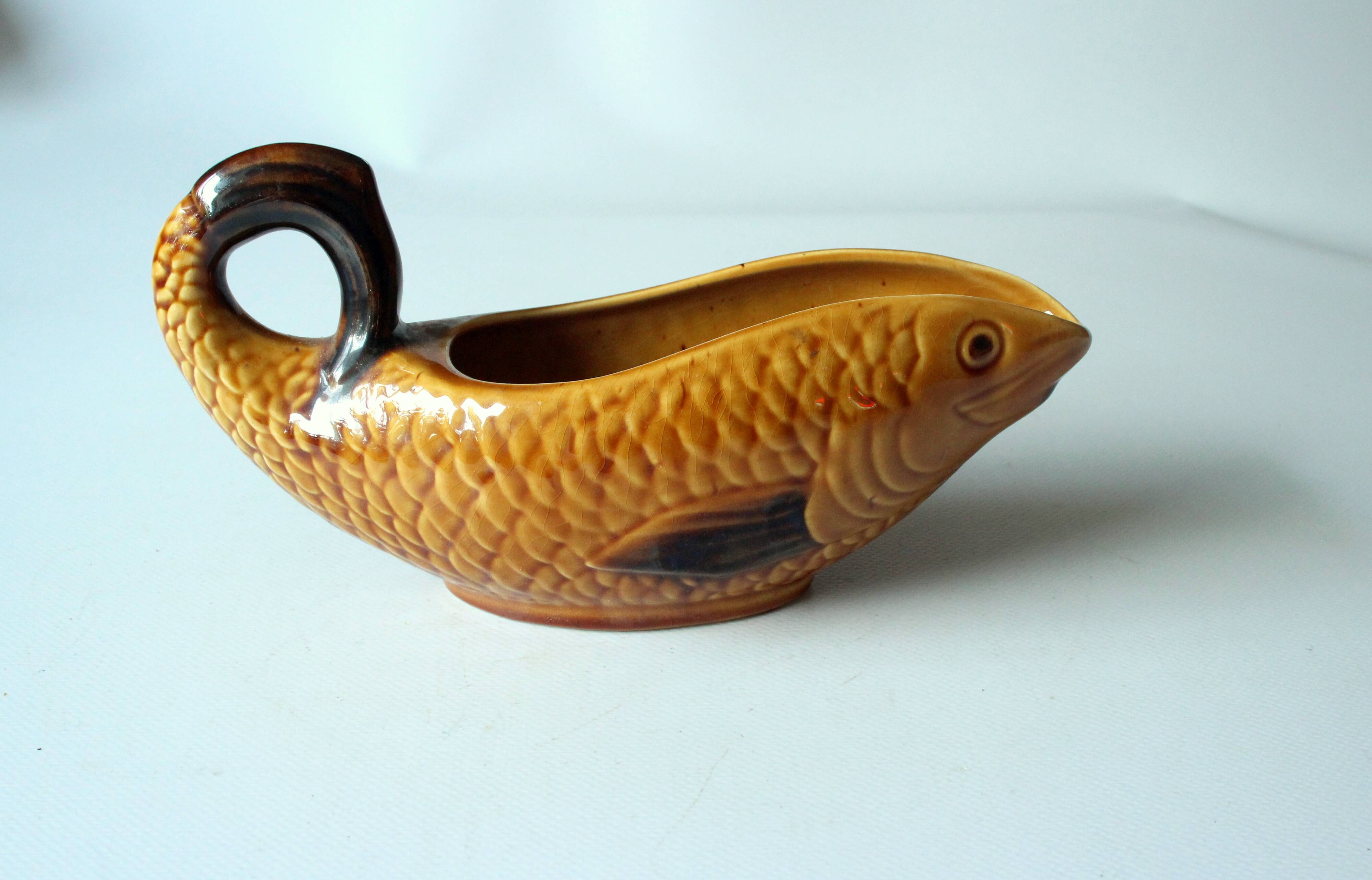 Ceramic sauciere by Gallo Design Neptuno