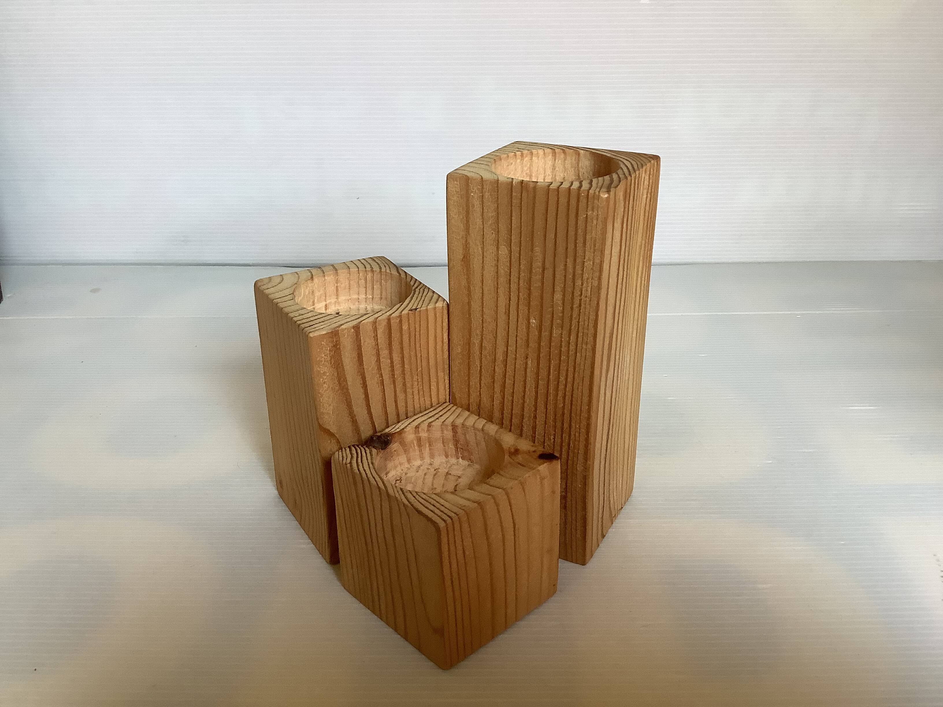 Trio de bougeoirs en bois