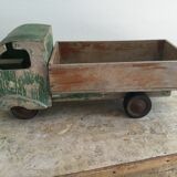 Camion benne ancien en bois