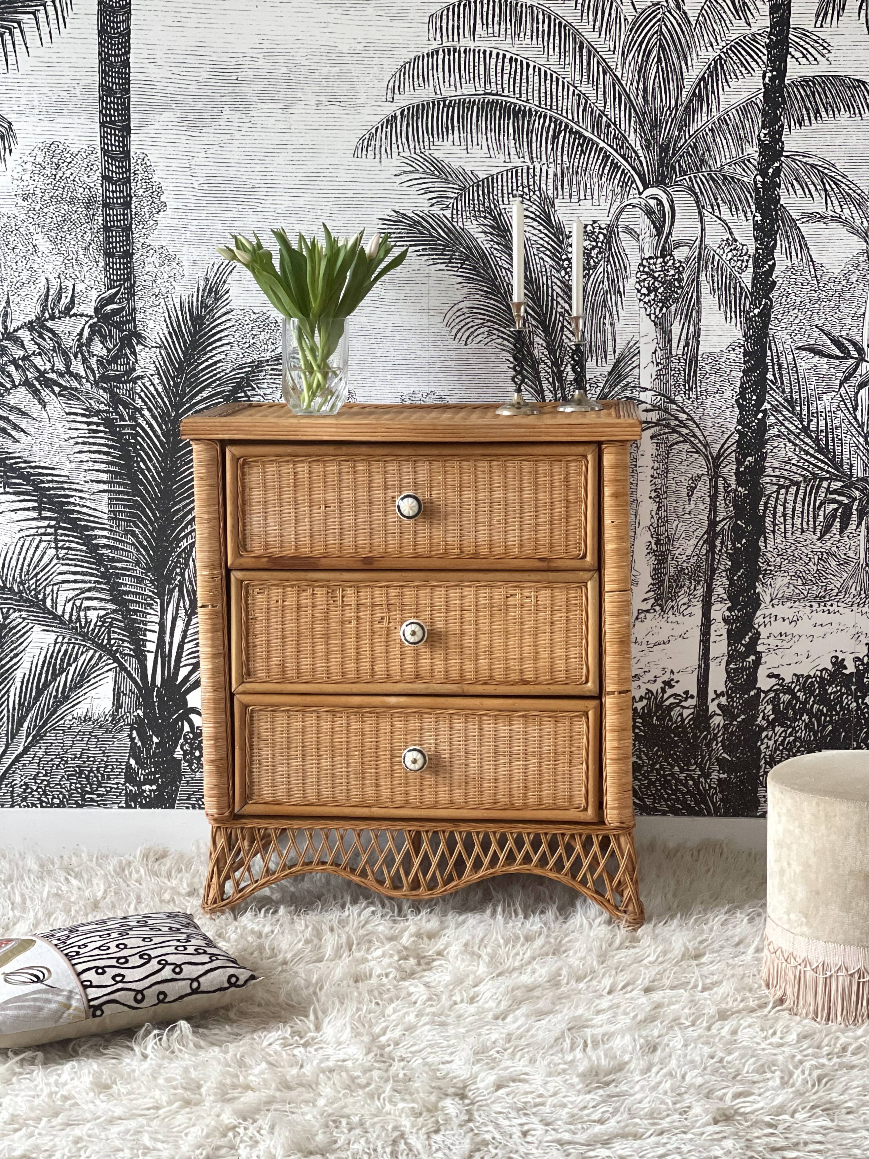 Commode vintage en rotin