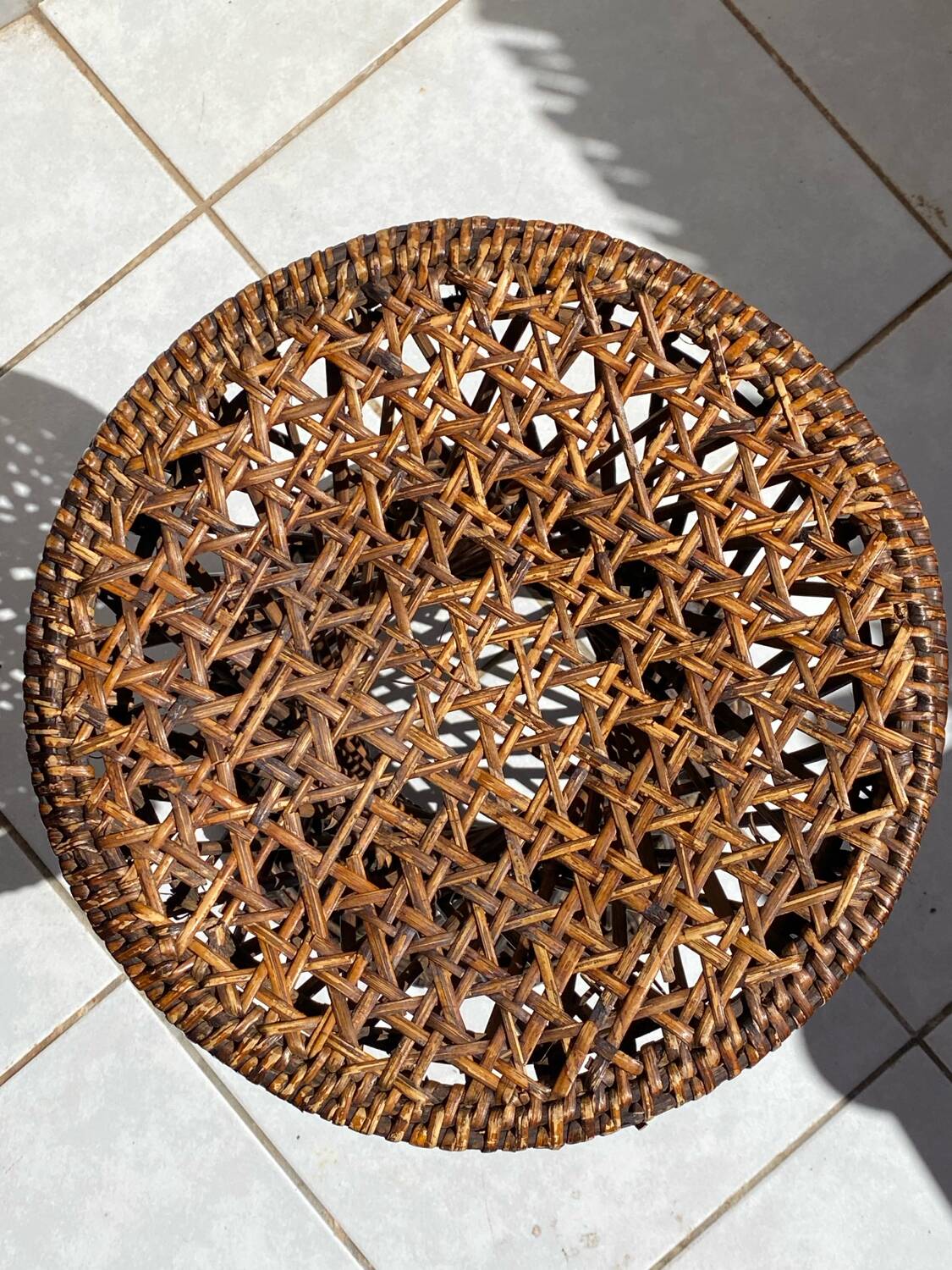 Tamtam type stool in rattan and canework